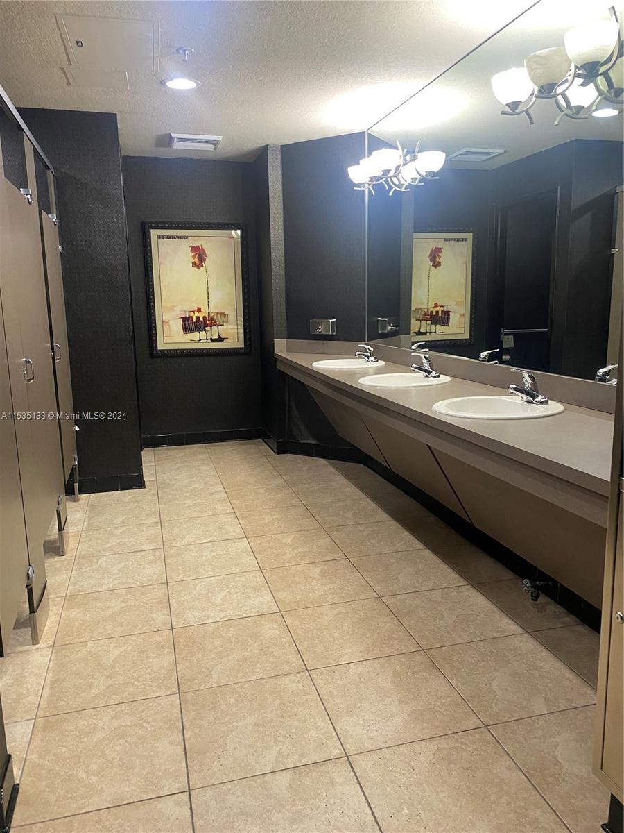 3001 NE 185th St 335, Aventura, Florida 33180, 2 Bedrooms Bedrooms, ,2 BathroomsBathrooms,Residential,For Sale,3001 NE 185th St 335,A11535133