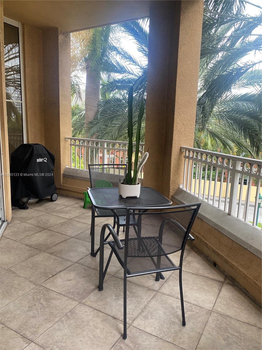 3001 NE 185th St 335, Aventura, Florida 33180, 2 Bedrooms Bedrooms, ,2 BathroomsBathrooms,Residential,For Sale,3001 NE 185th St 335,A11535133