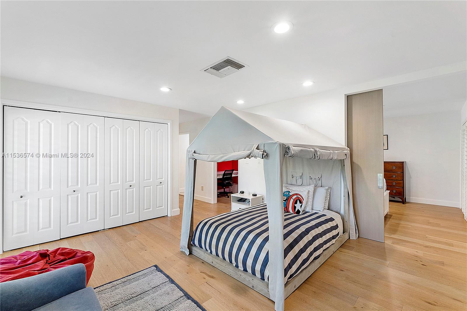 7125 Lago Dr, Coral Gables, FL, 33143 United States, 5 Bedrooms Bedrooms, ,6 BathroomsBathrooms,Residential,For Sale,Lago Dr,A11536574