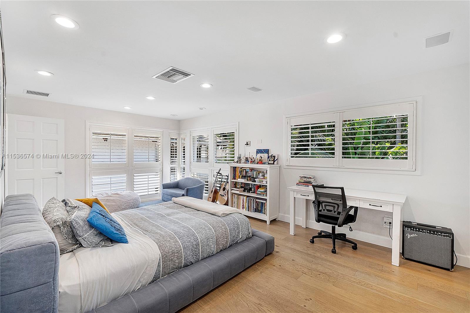 7125 Lago Dr, Coral Gables, FL, 33143 United States, 5 Bedrooms Bedrooms, ,6 BathroomsBathrooms,Residential,For Sale,Lago Dr,A11536574