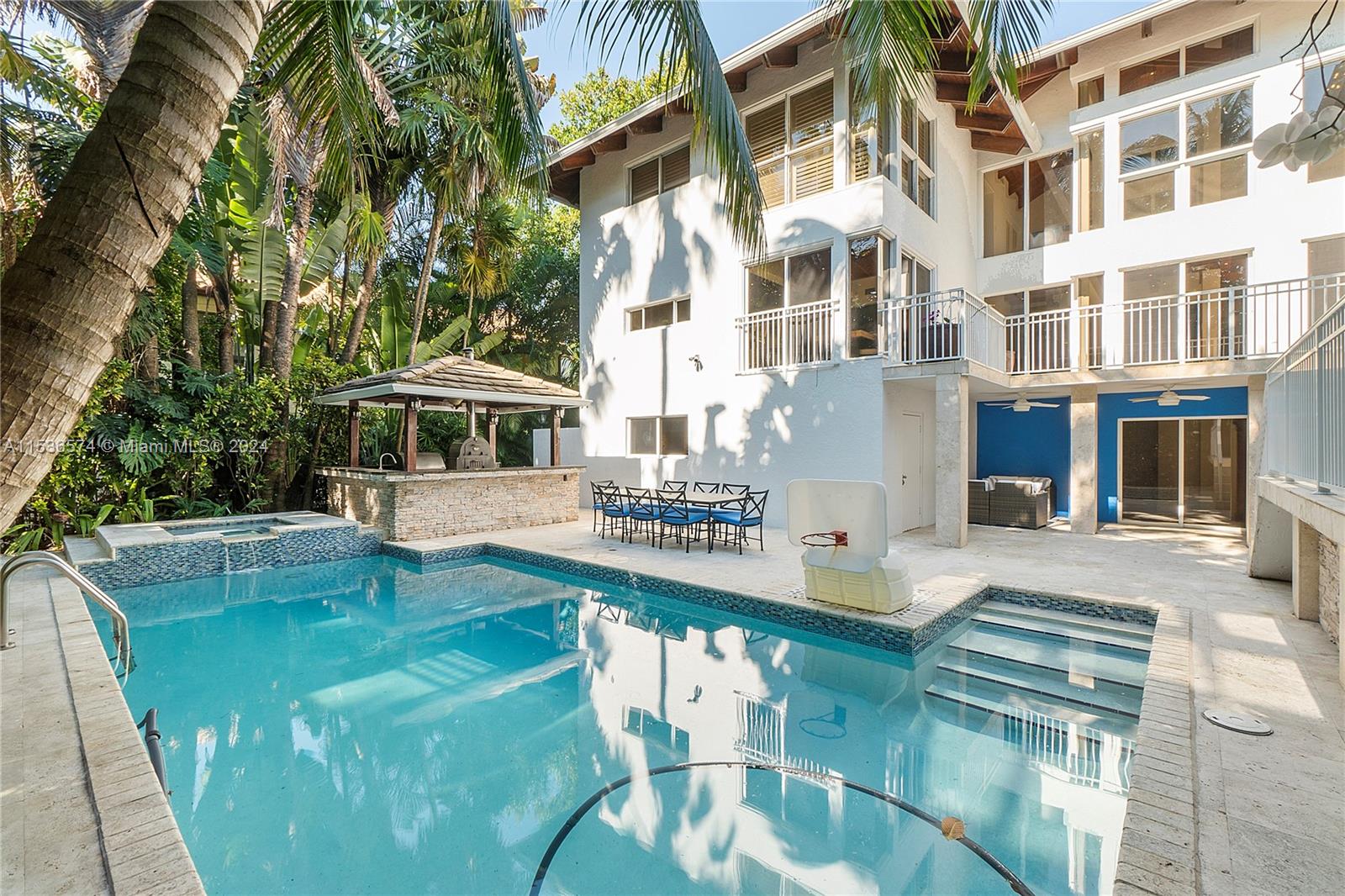 7125 Lago Dr, Coral Gables, FL, 33143 United States, 5 Bedrooms Bedrooms, ,6 BathroomsBathrooms,Residential,For Sale,Lago Dr,A11536574