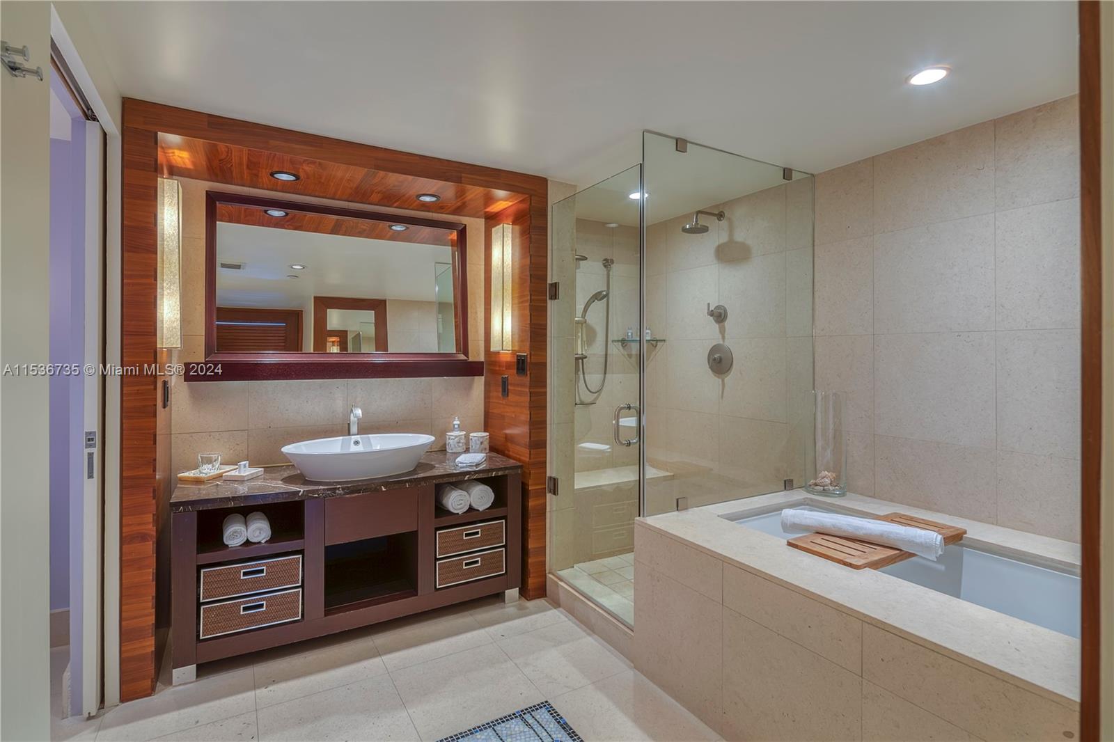 6801 Collins Ave 718( Door 705), Miami Beach, Florida 33141, 2 Bedrooms Bedrooms, ,2 BathroomsBathrooms,Residential,For Sale,6801 Collins Ave 718( Door 705),A11536735