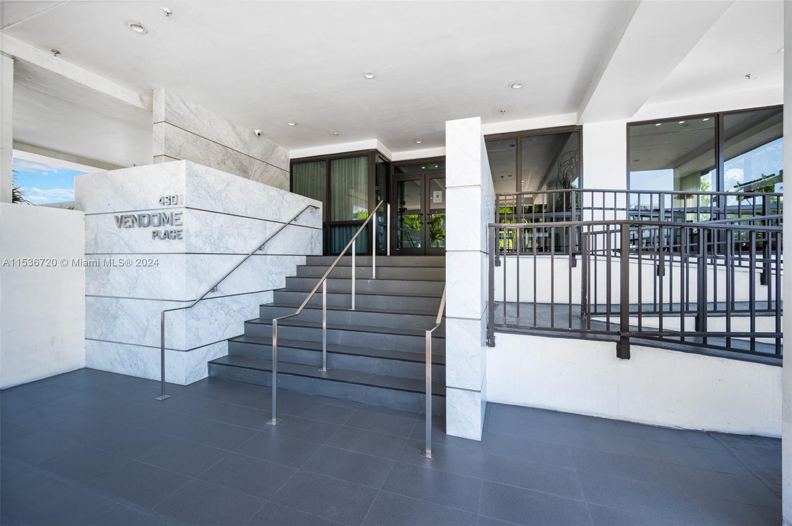 4301 Collins Ave 410, Miami Beach, Florida 33140, 2 Bedrooms Bedrooms, ,2 BathroomsBathrooms,Residentiallease,For Rent,4301 Collins Ave 410,A11536720