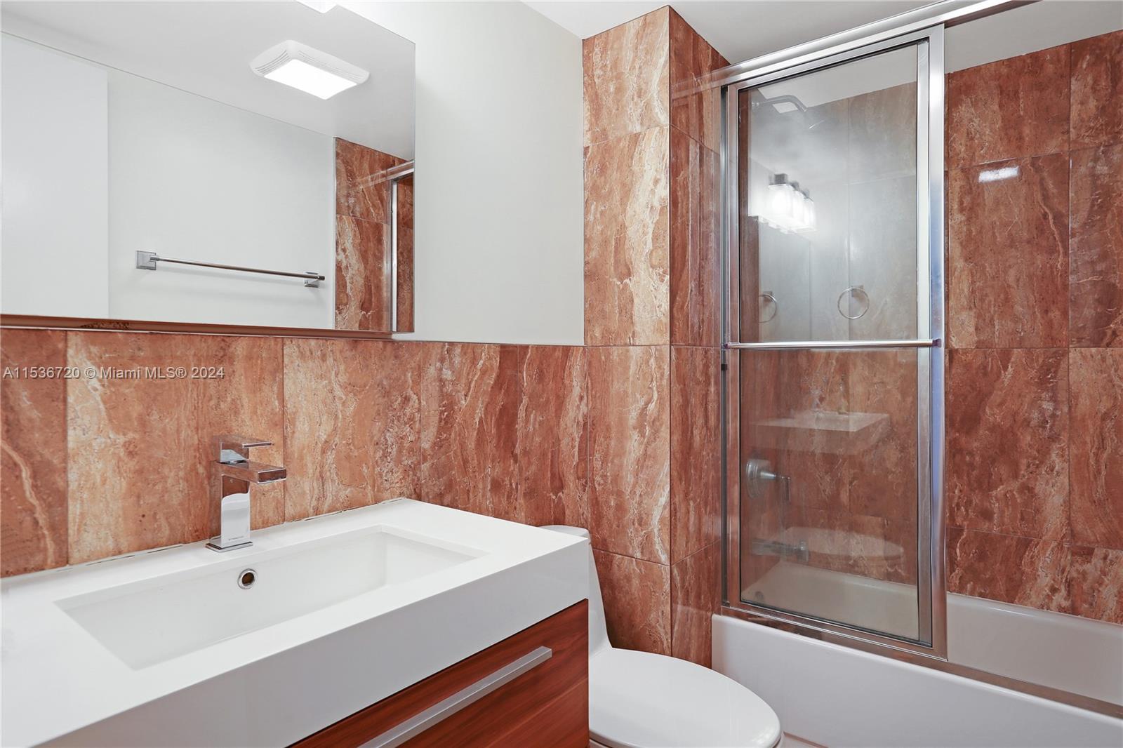 4301 Collins Ave 410, Miami Beach, Florida 33140, 2 Bedrooms Bedrooms, ,2 BathroomsBathrooms,Residentiallease,For Rent,4301 Collins Ave 410,A11536720