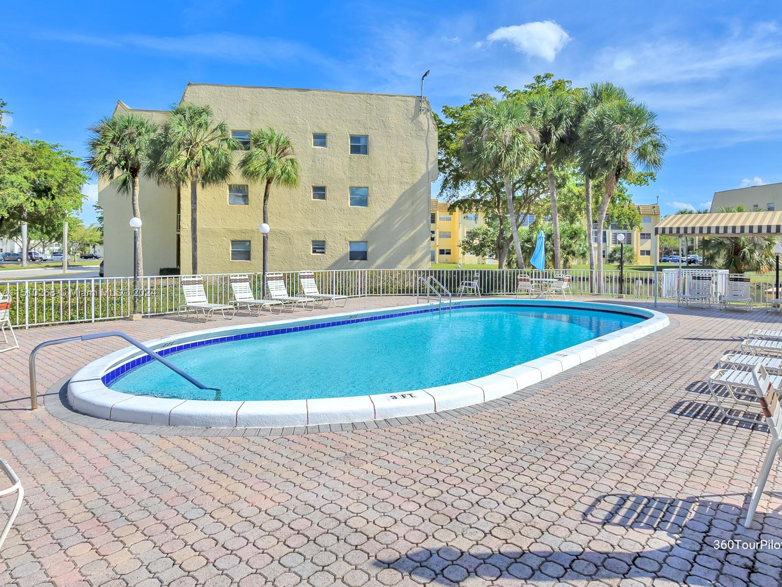 8300 Sunrise Lakes Blvd 303, Sunrise, Florida 33322, 2 Bedrooms Bedrooms, ,2 BathroomsBathrooms,Residential,For Sale,8300 Sunrise Lakes Blvd 303,A11510268