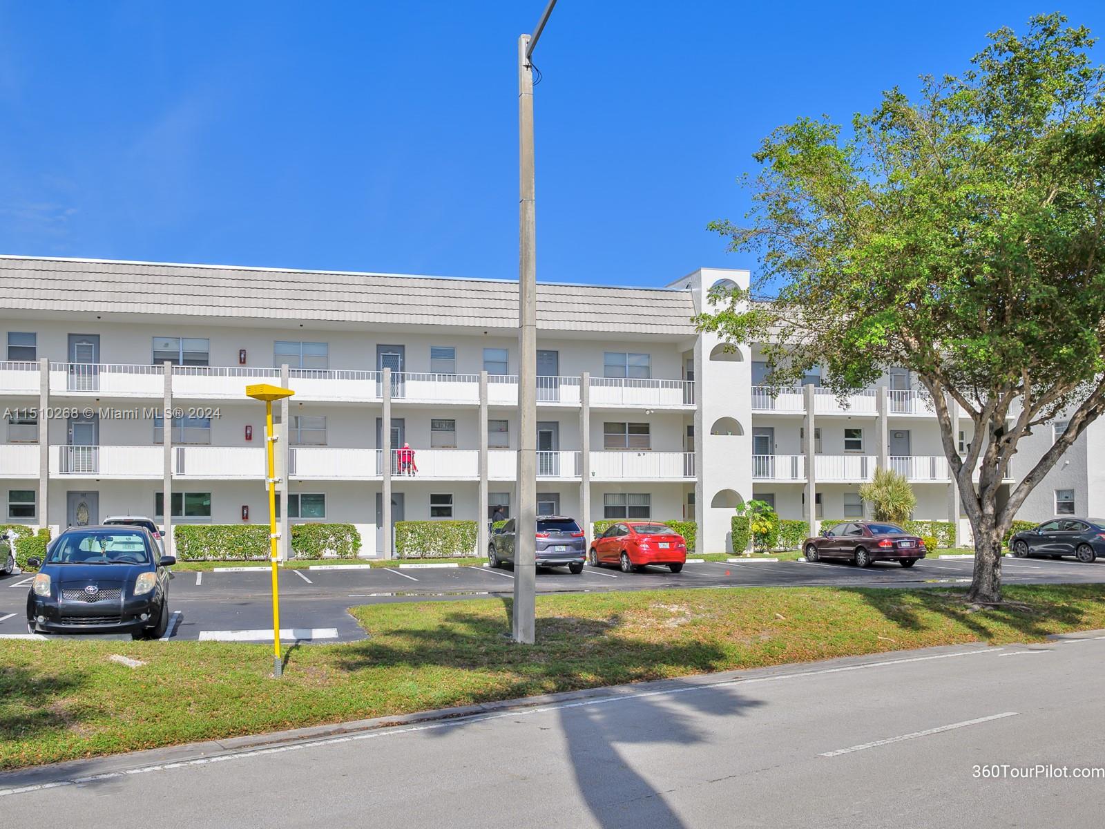 8300 Sunrise Lakes Blvd 303, Sunrise, Florida 33322, 2 Bedrooms Bedrooms, ,2 BathroomsBathrooms,Residential,For Sale,8300 Sunrise Lakes Blvd 303,A11510268