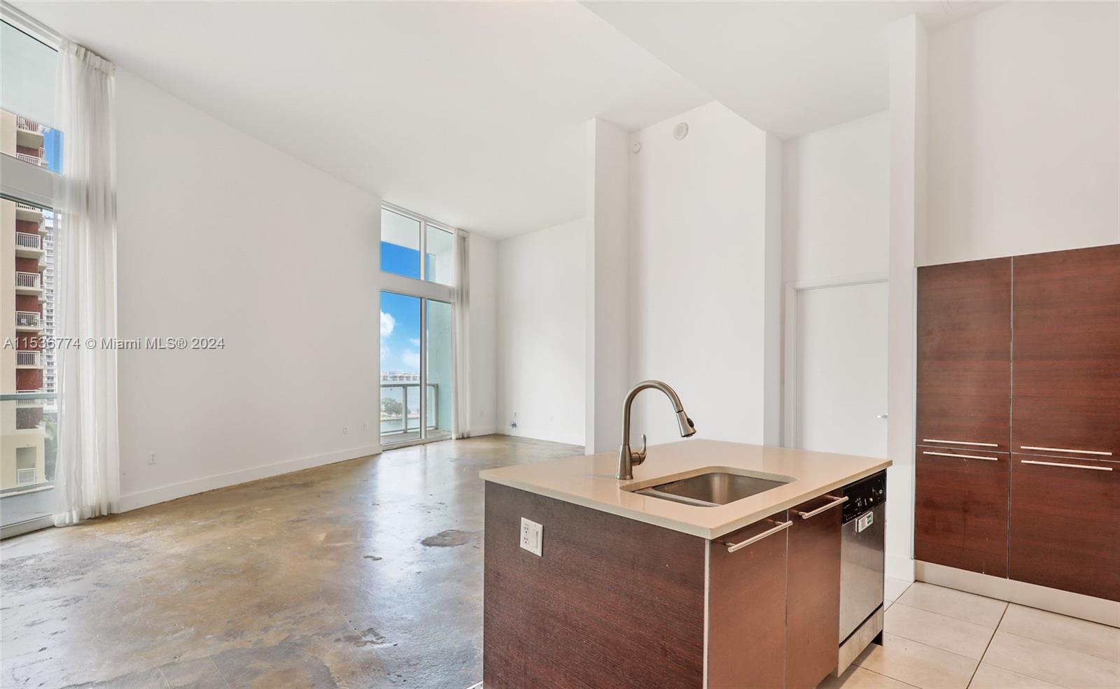 1900 N Bayshore Dr 909, Miami, Florida 33132, 2 Bedrooms Bedrooms, ,2 BathroomsBathrooms,Residential,For Sale,1900 N Bayshore Dr 909,A11536774