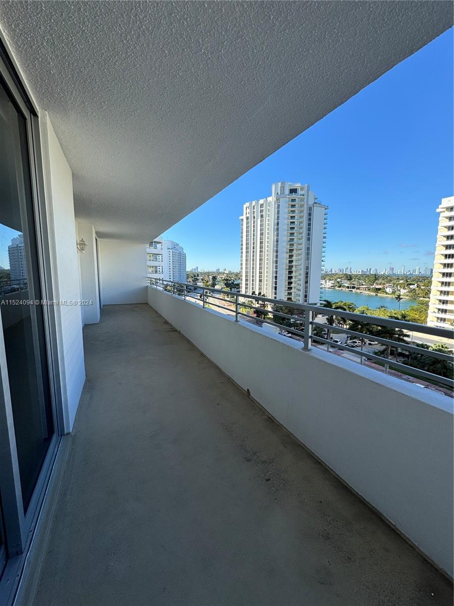 5555 Collins Ave 9Y, Miami Beach, Florida 33140, 2 Bedrooms Bedrooms, ,2 BathroomsBathrooms,Residentiallease,For Rent,5555 Collins Ave 9Y,A11524094