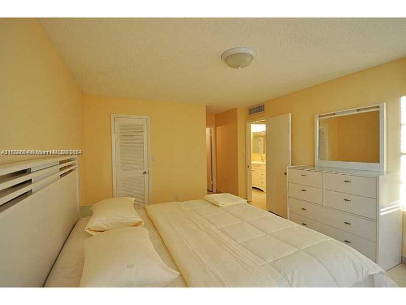 3161 S OCEAN DR 607, Hallandale Beach, Florida 33009, 2 Bedrooms Bedrooms, ,2 BathroomsBathrooms,Residential,For Sale,3161 S OCEAN DR 607,A11536804