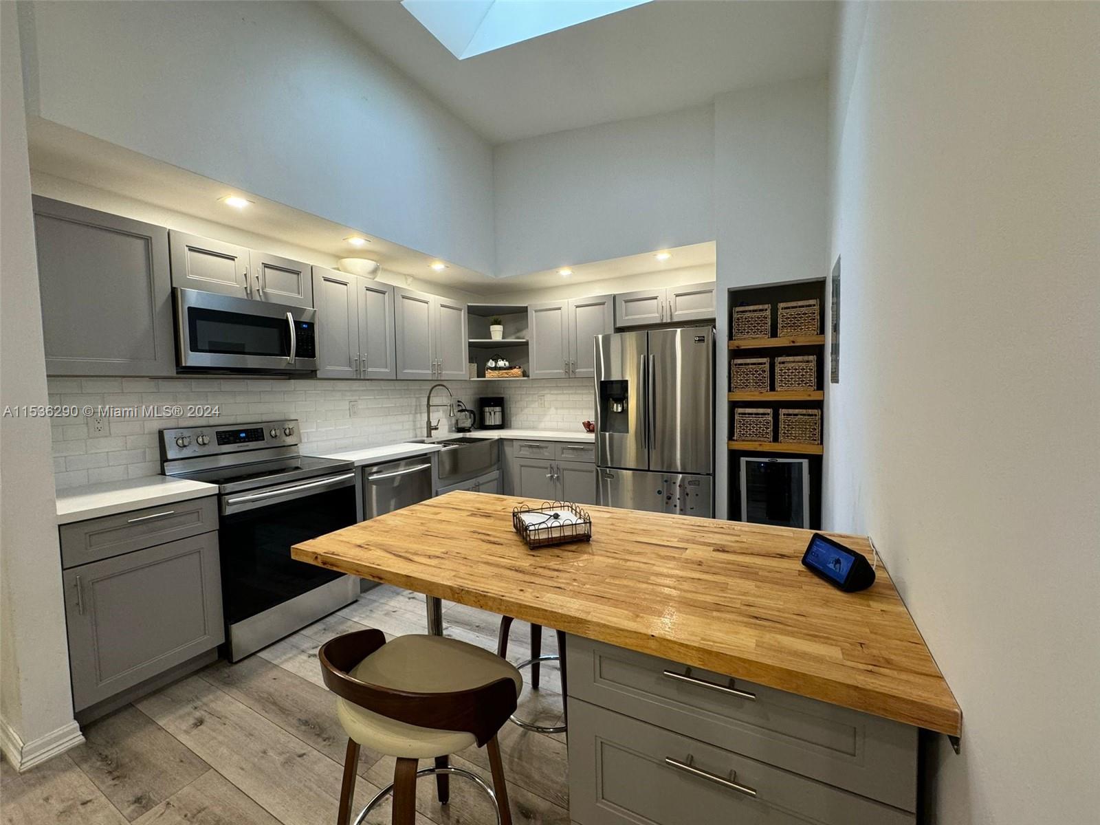 21220 Harbor Way, Aventura, FL, 33180 United States, 3 Bedrooms Bedrooms, ,2 BathroomsBathrooms,Residential,For Sale,Harbor Way,A11536290