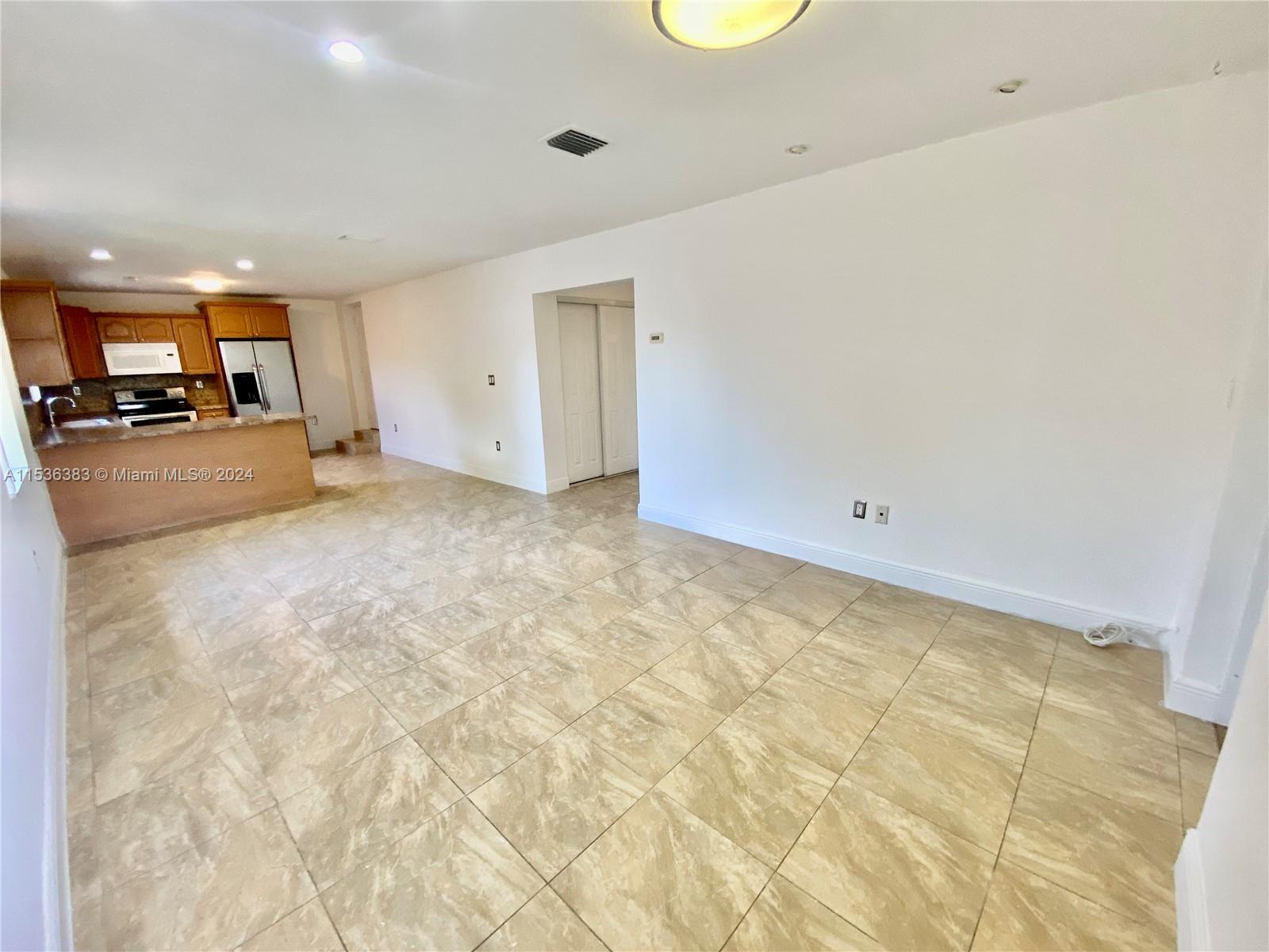 867 NW 17th Pl Back, Miami, Florida 33125, 2 Bedrooms Bedrooms, ,1 BathroomBathrooms,Residentiallease,For Rent,867 NW 17th Pl Back,A11536383