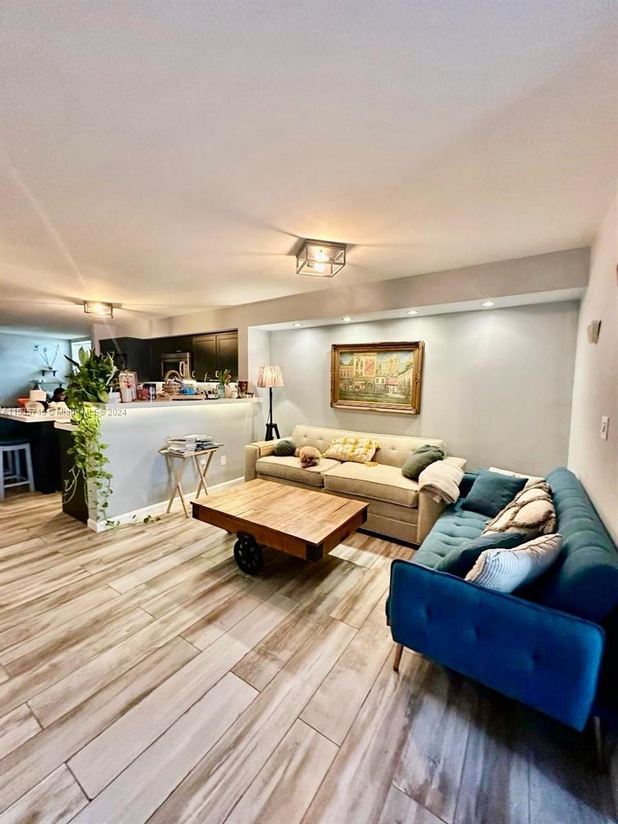 20291 30th Ave, Aventura, FL, 33180 United States, 2 Bedrooms Bedrooms, ,2 BathroomsBathrooms,Residential,For Sale,30th Ave,A11535715