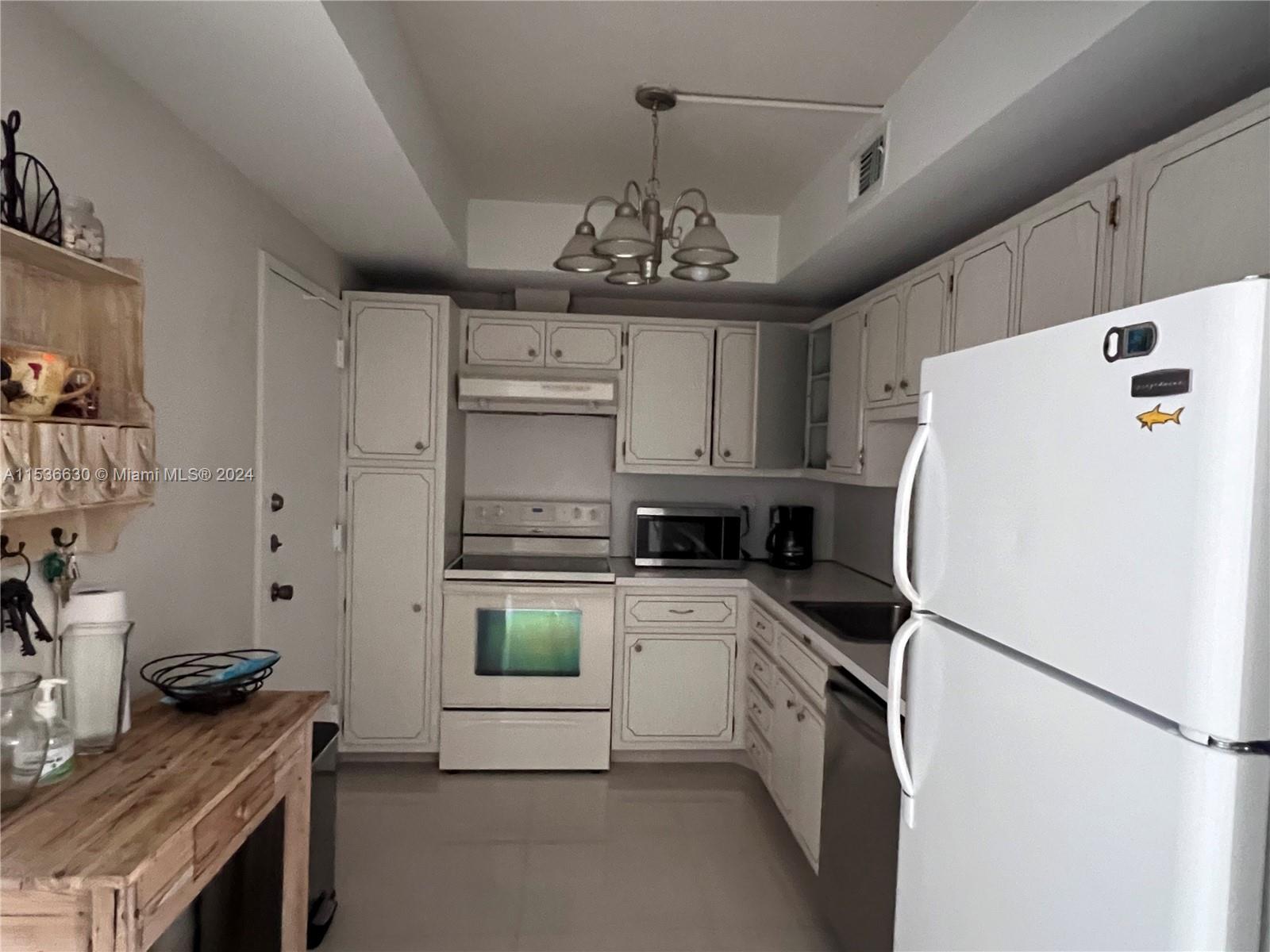 1965 S Ocean Dr 6N, Hallandale Beach, Florida 33009, 1 Bedroom Bedrooms, ,1 BathroomBathrooms,Residentiallease,For Rent,1965 S Ocean Dr 6N,A11536630