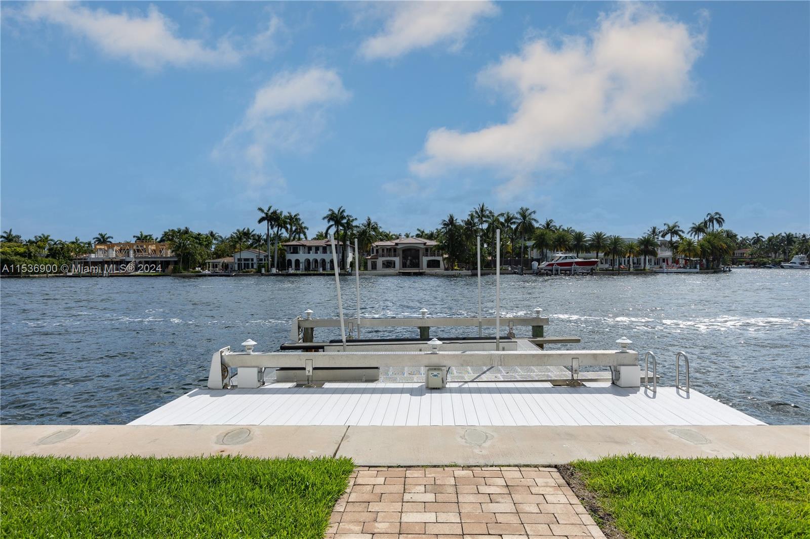 21103 NE 38th Ave 77, Aventura, Florida 33180, 3 Bedrooms Bedrooms, ,3 BathroomsBathrooms,Residentiallease,For Rent,21103 NE 38th Ave 77,A11536900