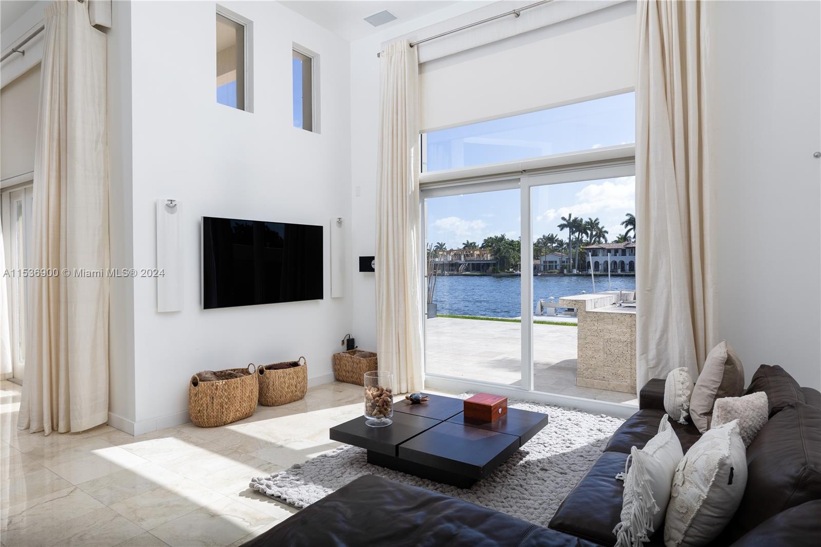 21103 NE 38th Ave 77, Aventura, Florida 33180, 3 Bedrooms Bedrooms, ,3 BathroomsBathrooms,Residentiallease,For Rent,21103 NE 38th Ave 77,A11536900