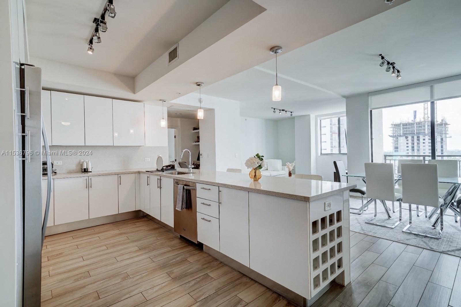 999 SW 1st Ave 1612, Miami, Florida 33130, 2 Bedrooms Bedrooms, ,2 BathroomsBathrooms,Residentiallease,For Rent,999 SW 1st Ave 1612,A11536796