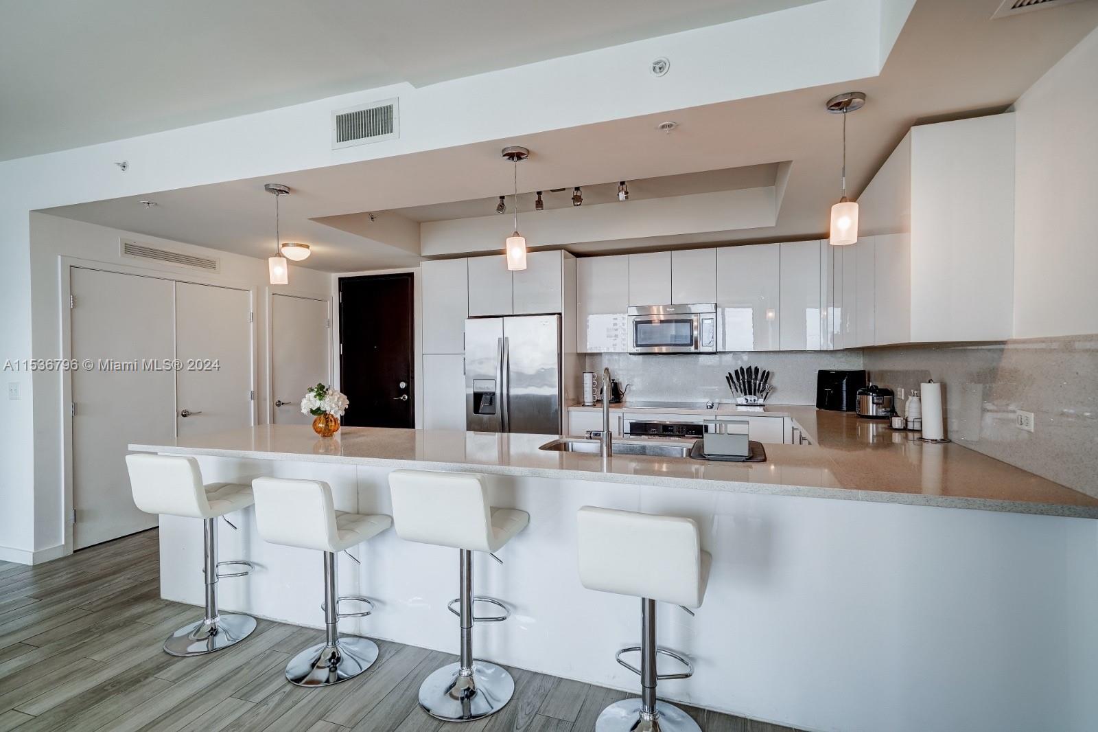 999 SW 1st Ave 1612, Miami, Florida 33130, 2 Bedrooms Bedrooms, ,2 BathroomsBathrooms,Residentiallease,For Rent,999 SW 1st Ave 1612,A11536796