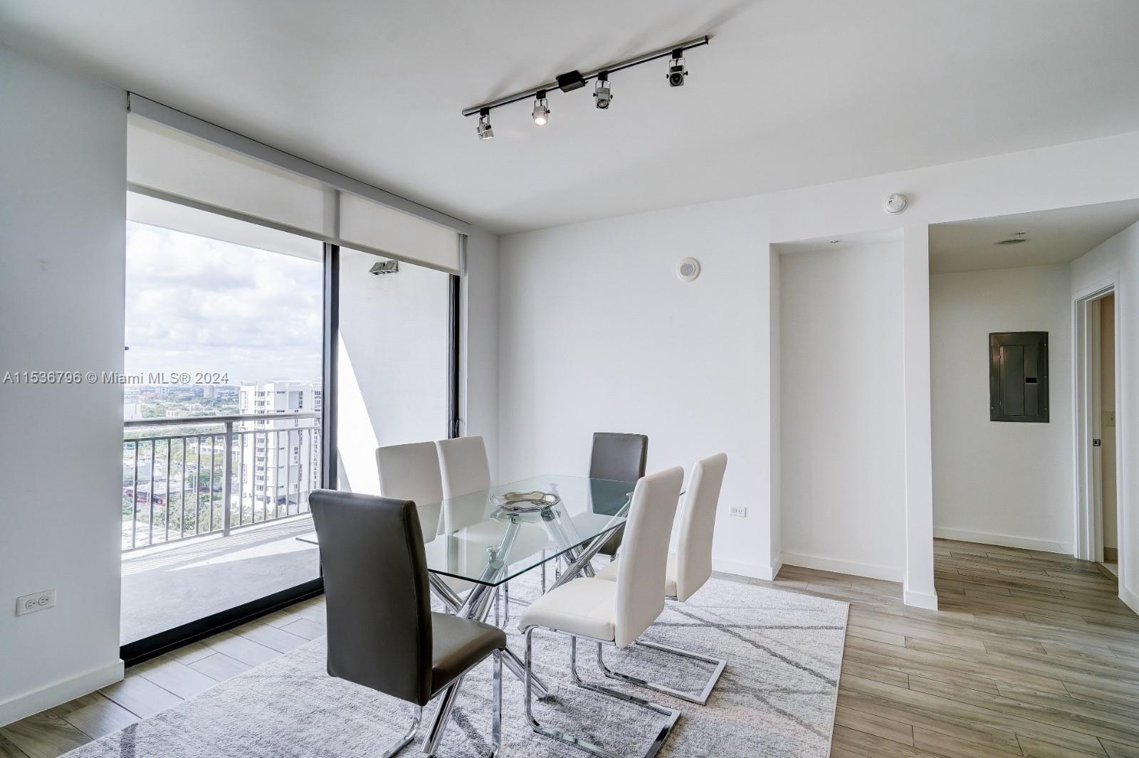 999 SW 1st Ave 1612, Miami, Florida 33130, 2 Bedrooms Bedrooms, ,2 BathroomsBathrooms,Residentiallease,For Rent,999 SW 1st Ave 1612,A11536796