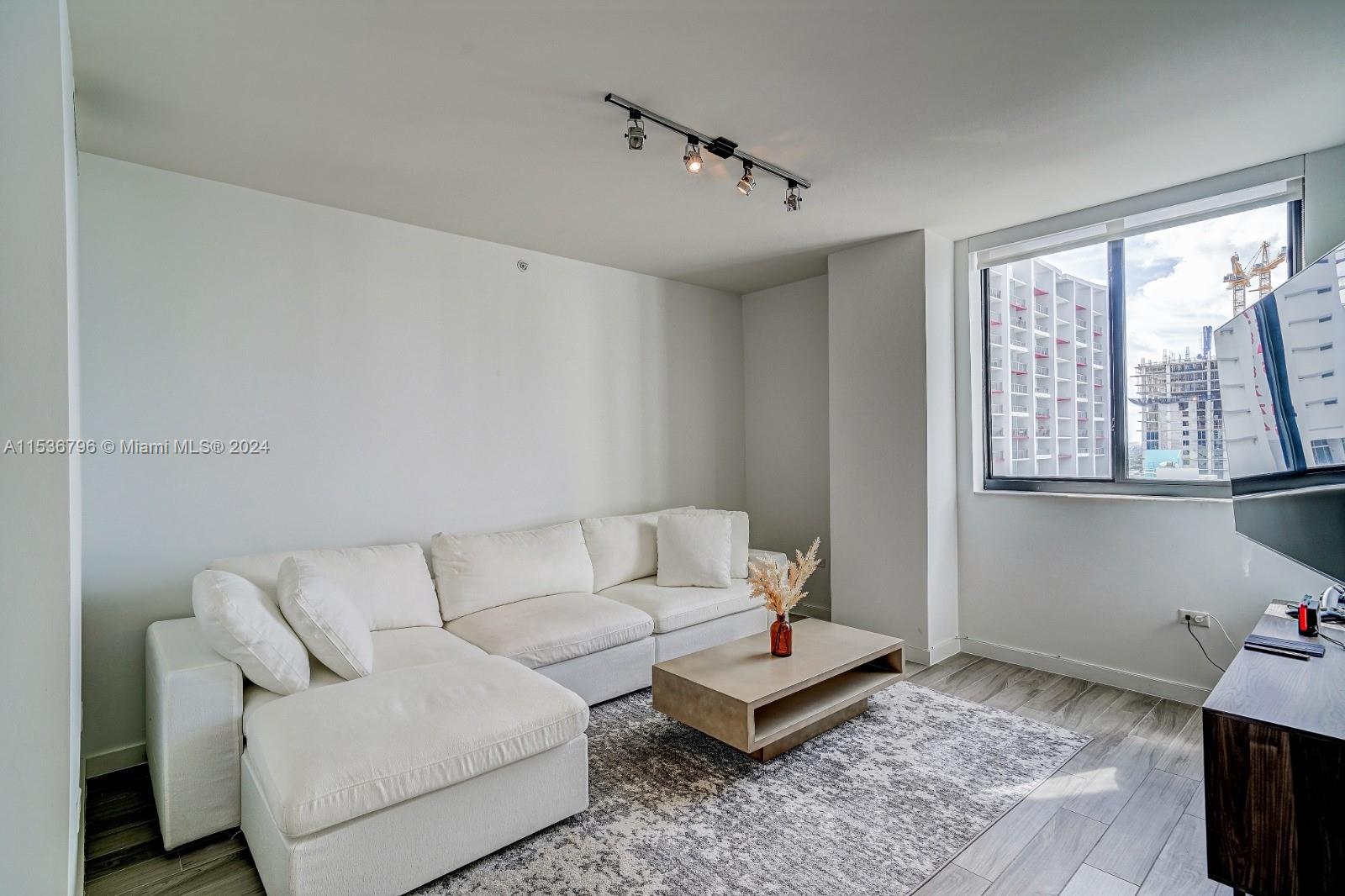 999 SW 1st Ave 1612, Miami, Florida 33130, 2 Bedrooms Bedrooms, ,2 BathroomsBathrooms,Residentiallease,For Rent,999 SW 1st Ave 1612,A11536796