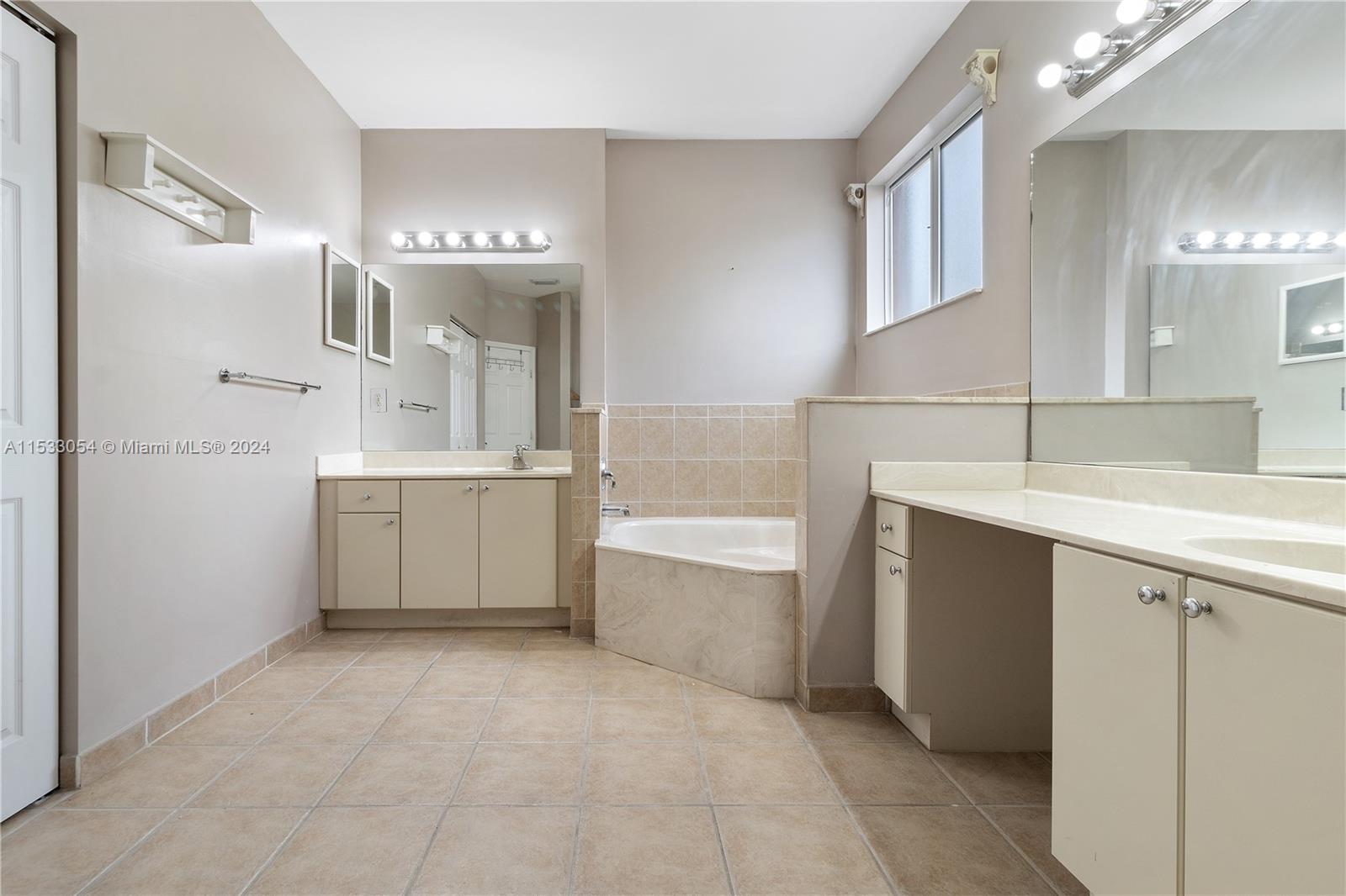 1430 SE 22nd Ln, Homestead, Florida 33035, 4 Bedrooms Bedrooms, ,2 BathroomsBathrooms,Residential,For Sale,1430 SE 22nd Ln,A11533054