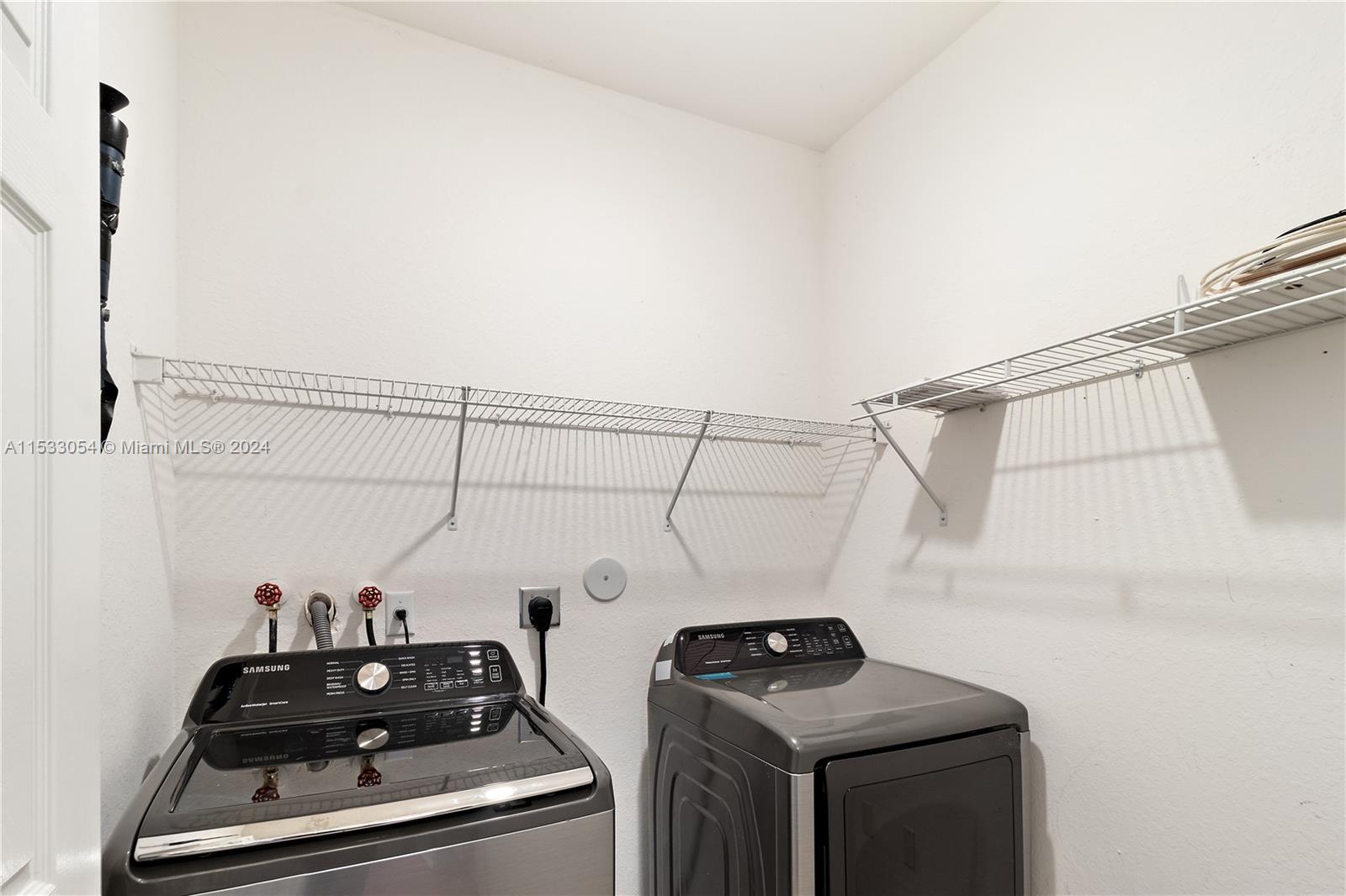 1430 SE 22nd Ln, Homestead, Florida 33035, 4 Bedrooms Bedrooms, ,2 BathroomsBathrooms,Residential,For Sale,1430 SE 22nd Ln,A11533054