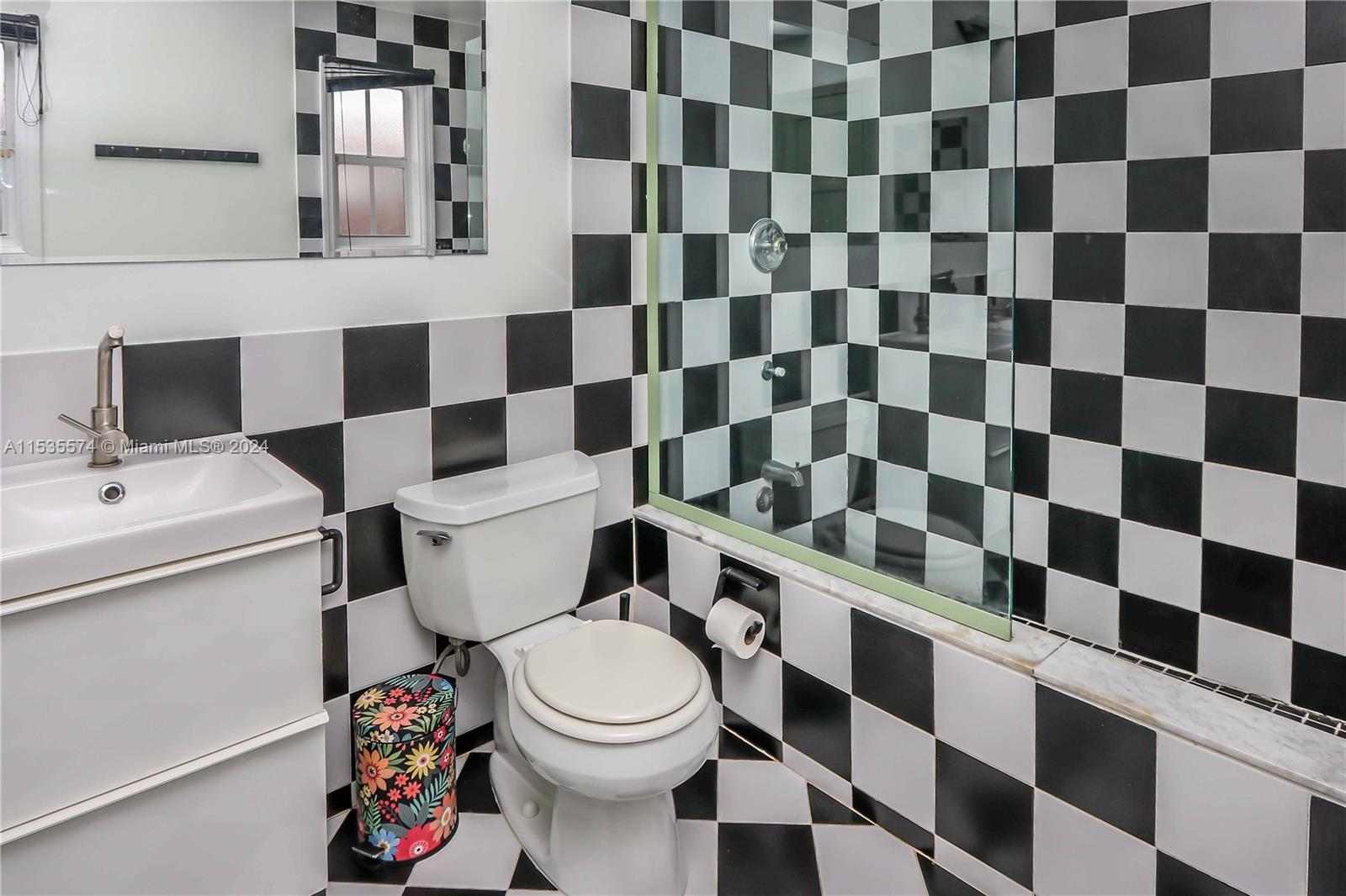 1447 Hollywood Blvd, Hollywood, Florida 33020, 3 Bedrooms Bedrooms, ,2 BathroomsBathrooms,Residential,For Sale,1447 Hollywood Blvd,A11535574