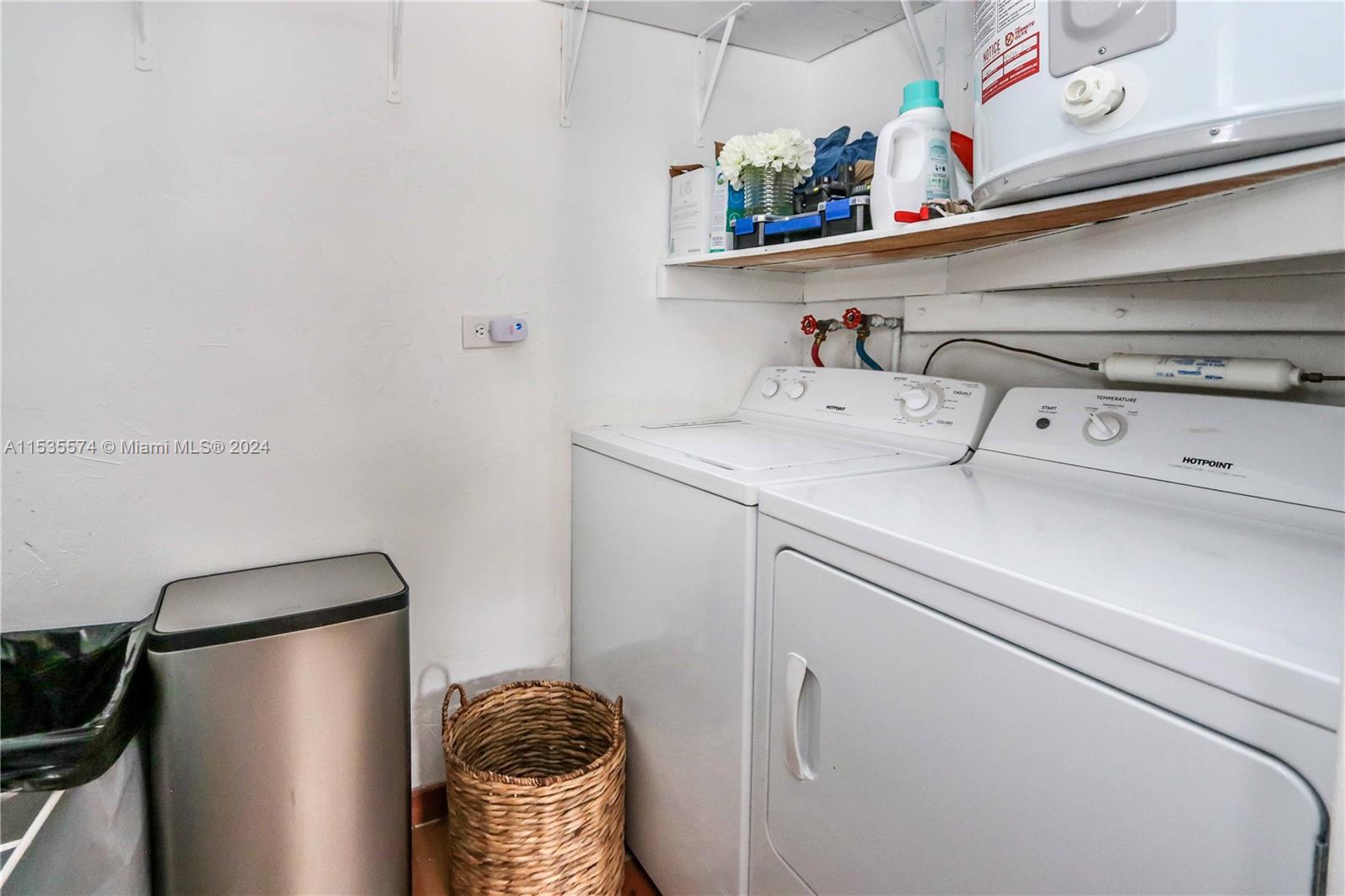 1447 Hollywood Blvd, Hollywood, Florida 33020, 3 Bedrooms Bedrooms, ,2 BathroomsBathrooms,Residential,For Sale,1447 Hollywood Blvd,A11535574