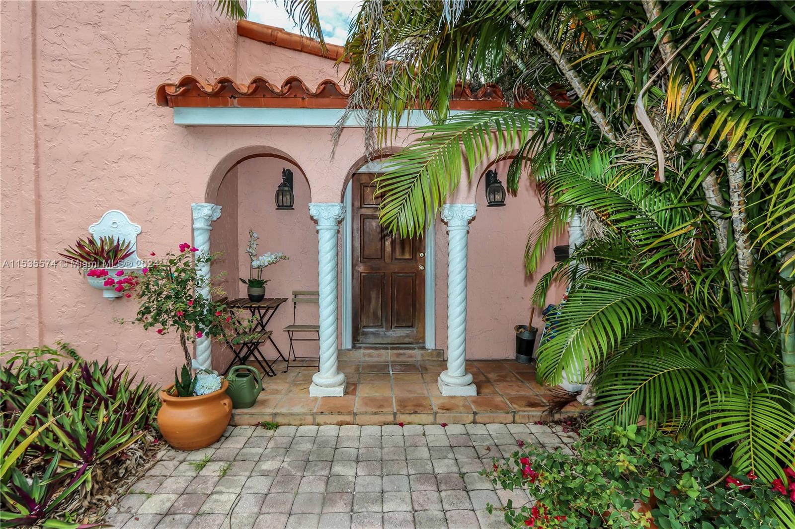 1447 Hollywood Blvd, Hollywood, Florida 33020, 3 Bedrooms Bedrooms, ,2 BathroomsBathrooms,Residential,For Sale,1447 Hollywood Blvd,A11535574