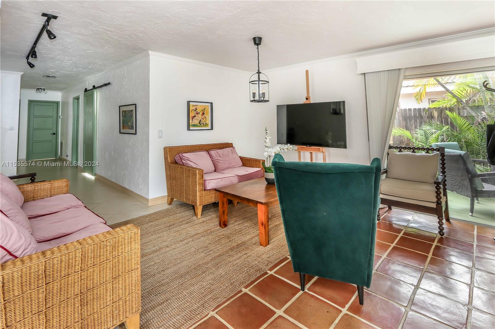 1447 Hollywood Blvd, Hollywood, Florida 33020, 3 Bedrooms Bedrooms, ,2 BathroomsBathrooms,Residential,For Sale,1447 Hollywood Blvd,A11535574