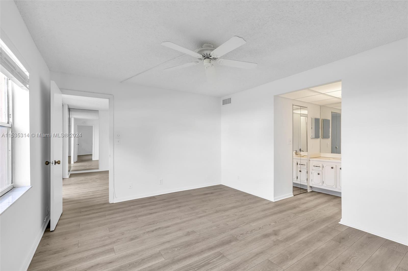 9461 Sunrise Lakes Blvd 104, Sunrise, Florida 33322, 2 Bedrooms Bedrooms, ,2 BathroomsBathrooms,Residential,For Sale,9461 Sunrise Lakes Blvd 104,A11535314