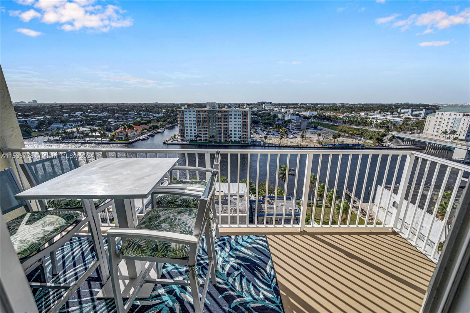 Balcony - Intracoastal view