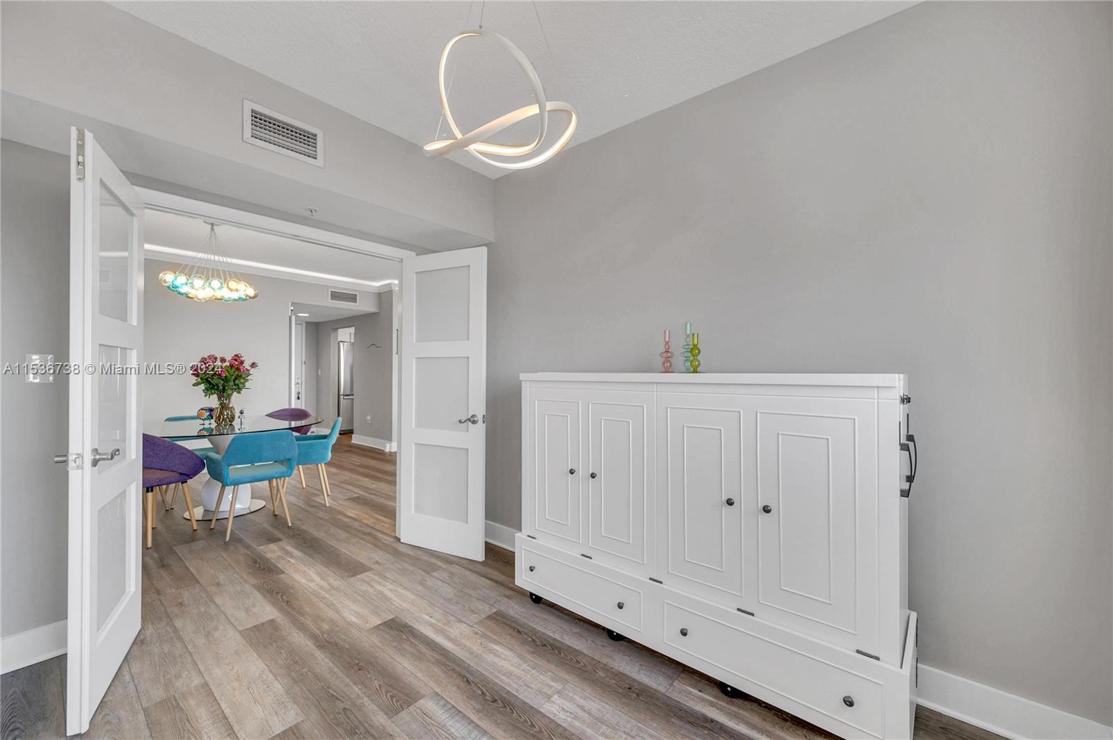 3rd Bedroom - Den/Flex Space