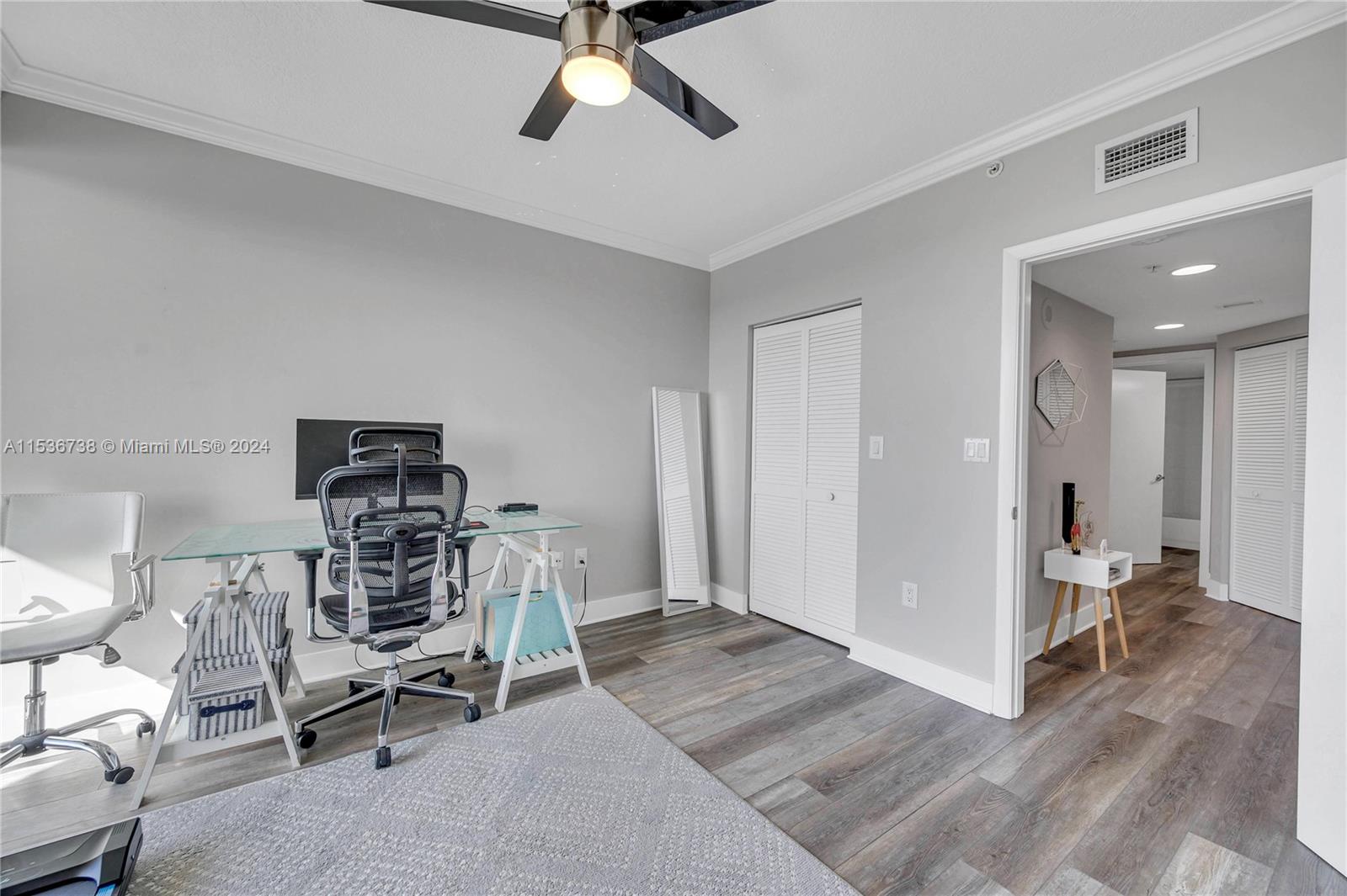 2nd Bedroom - large walk-in closet
