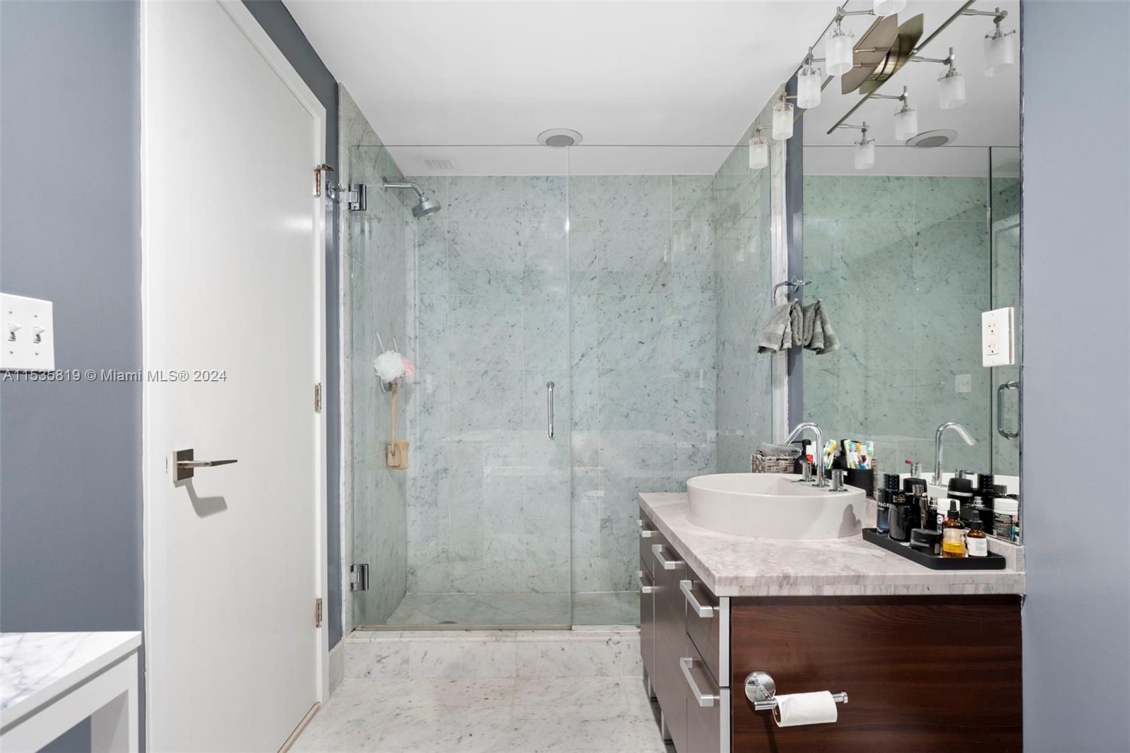 253 NE 2nd St 1907, Miami, Florida 33132, 1 Bedroom Bedrooms, ,1 BathroomBathrooms,Residentiallease,For Rent,253 NE 2nd St 1907,A11535819