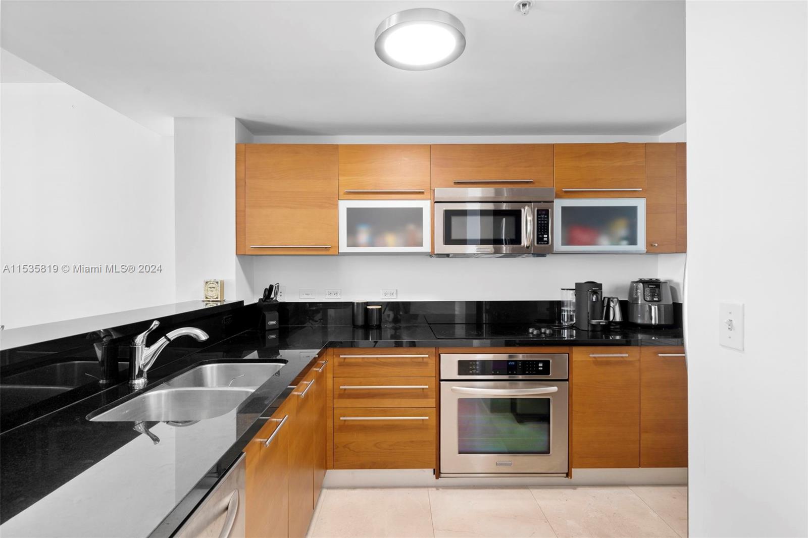 253 NE 2nd St 1907, Miami, Florida 33132, 1 Bedroom Bedrooms, ,1 BathroomBathrooms,Residentiallease,For Rent,253 NE 2nd St 1907,A11535819