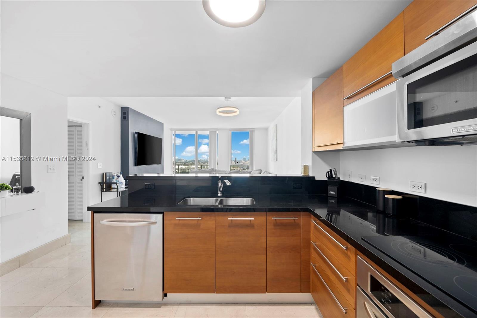 253 NE 2nd St 1907, Miami, Florida 33132, 1 Bedroom Bedrooms, ,1 BathroomBathrooms,Residentiallease,For Rent,253 NE 2nd St 1907,A11535819