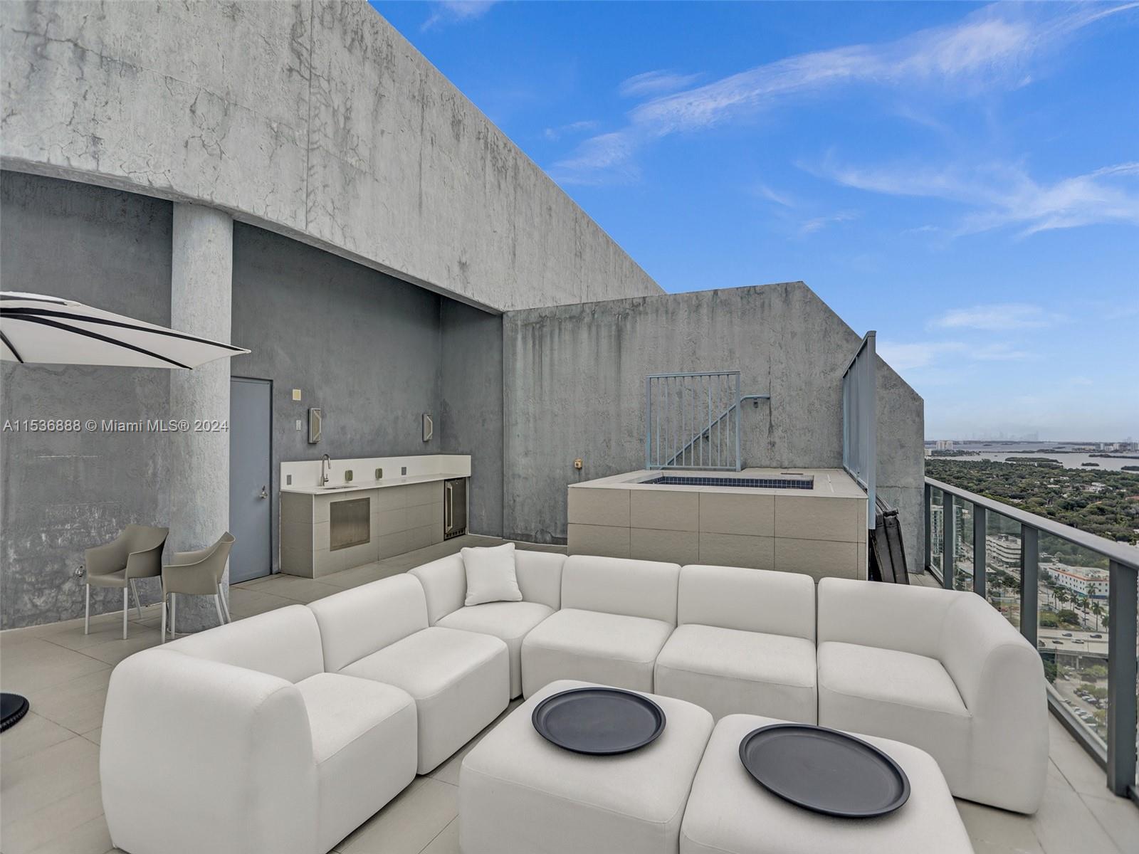 121 NE 34th St PH3204, Miami, Florida 33137, 4 Bedrooms Bedrooms, ,4 BathroomsBathrooms,Residentiallease,For Rent,121 NE 34th St PH3204,A11536888