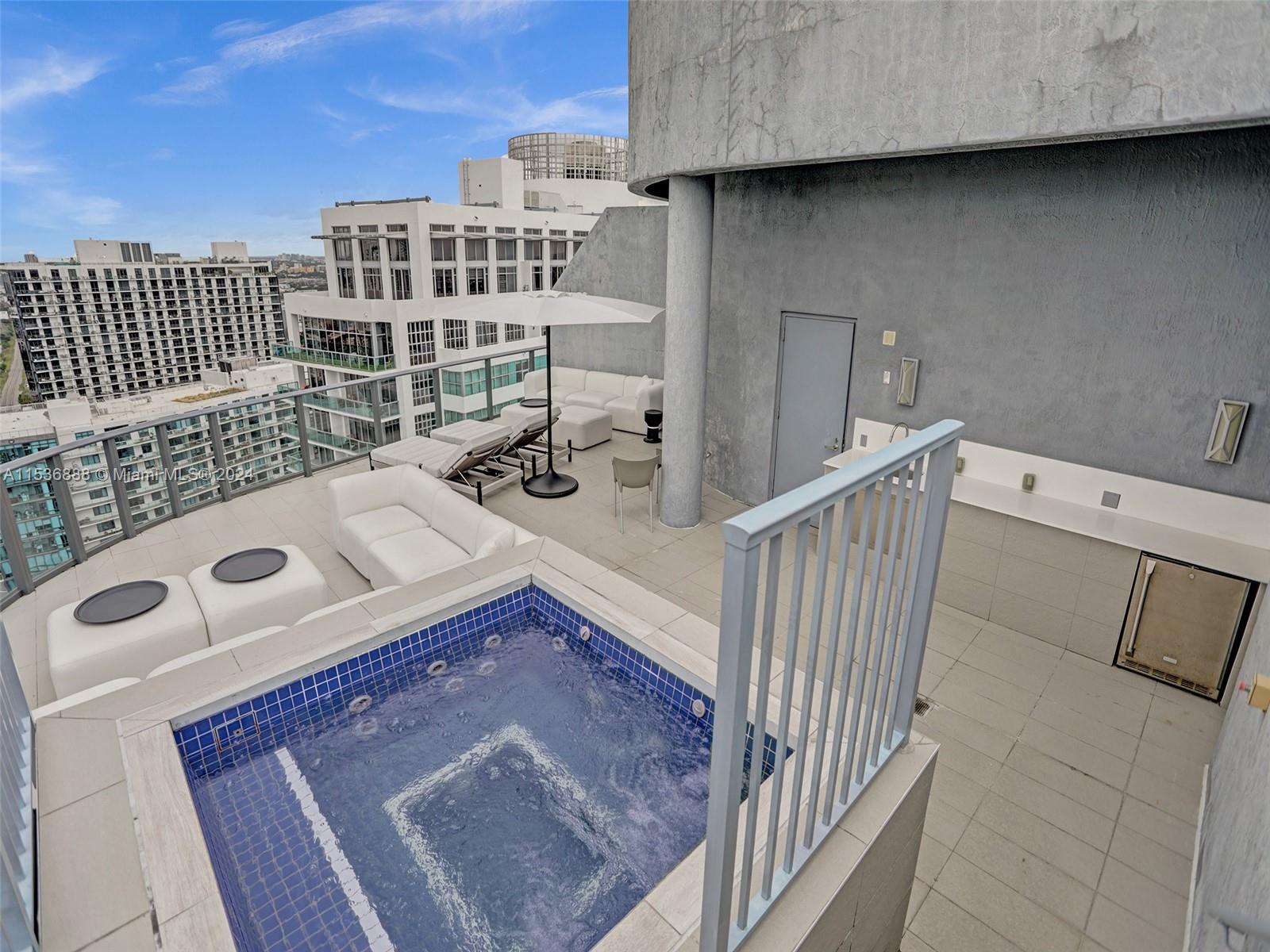 121 NE 34th St PH3204, Miami, Florida 33137, 4 Bedrooms Bedrooms, ,4 BathroomsBathrooms,Residentiallease,For Rent,121 NE 34th St PH3204,A11536888