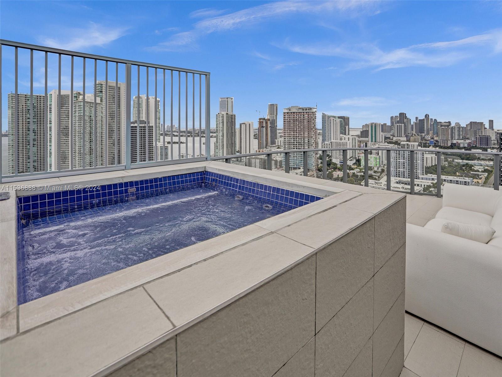 121 NE 34th St PH3204, Miami, Florida 33137, 4 Bedrooms Bedrooms, ,4 BathroomsBathrooms,Residentiallease,For Rent,121 NE 34th St PH3204,A11536888