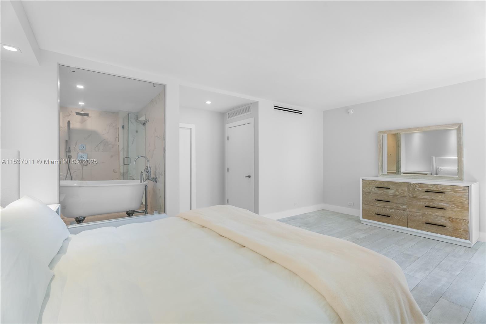 2301 Collins Ave 1523-24, Miami Beach, Florida 33139, 3 Bedrooms Bedrooms, ,3 BathroomsBathrooms,Residential,For Sale,2301 Collins Ave 1523-24,A11537011