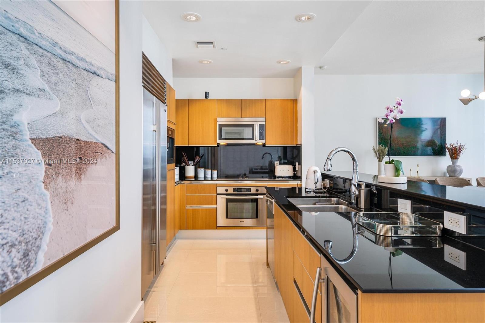 1050 Brickell Ave 3402, Miami, Florida 33131, 3 Bedrooms Bedrooms, ,3 BathroomsBathrooms,Residentiallease,For Rent,1050 Brickell Ave 3402,A11537027