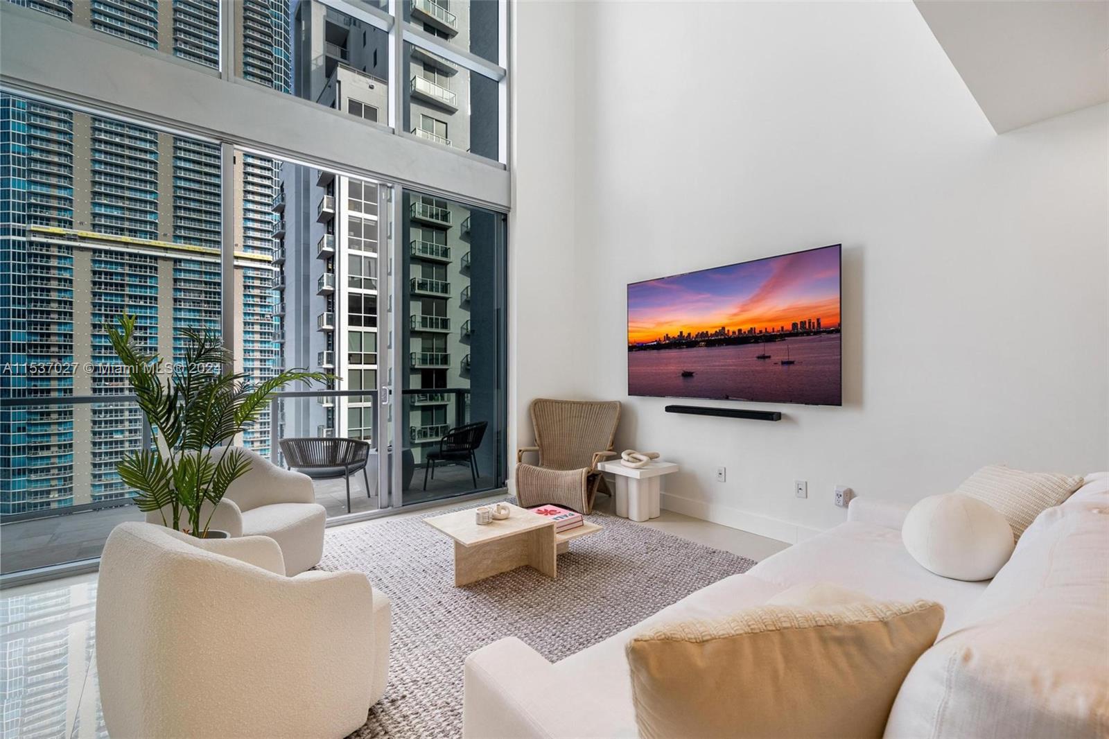 1050 Brickell Ave 3402, Miami, Florida 33131, 3 Bedrooms Bedrooms, ,3 BathroomsBathrooms,Residentiallease,For Rent,1050 Brickell Ave 3402,A11537027