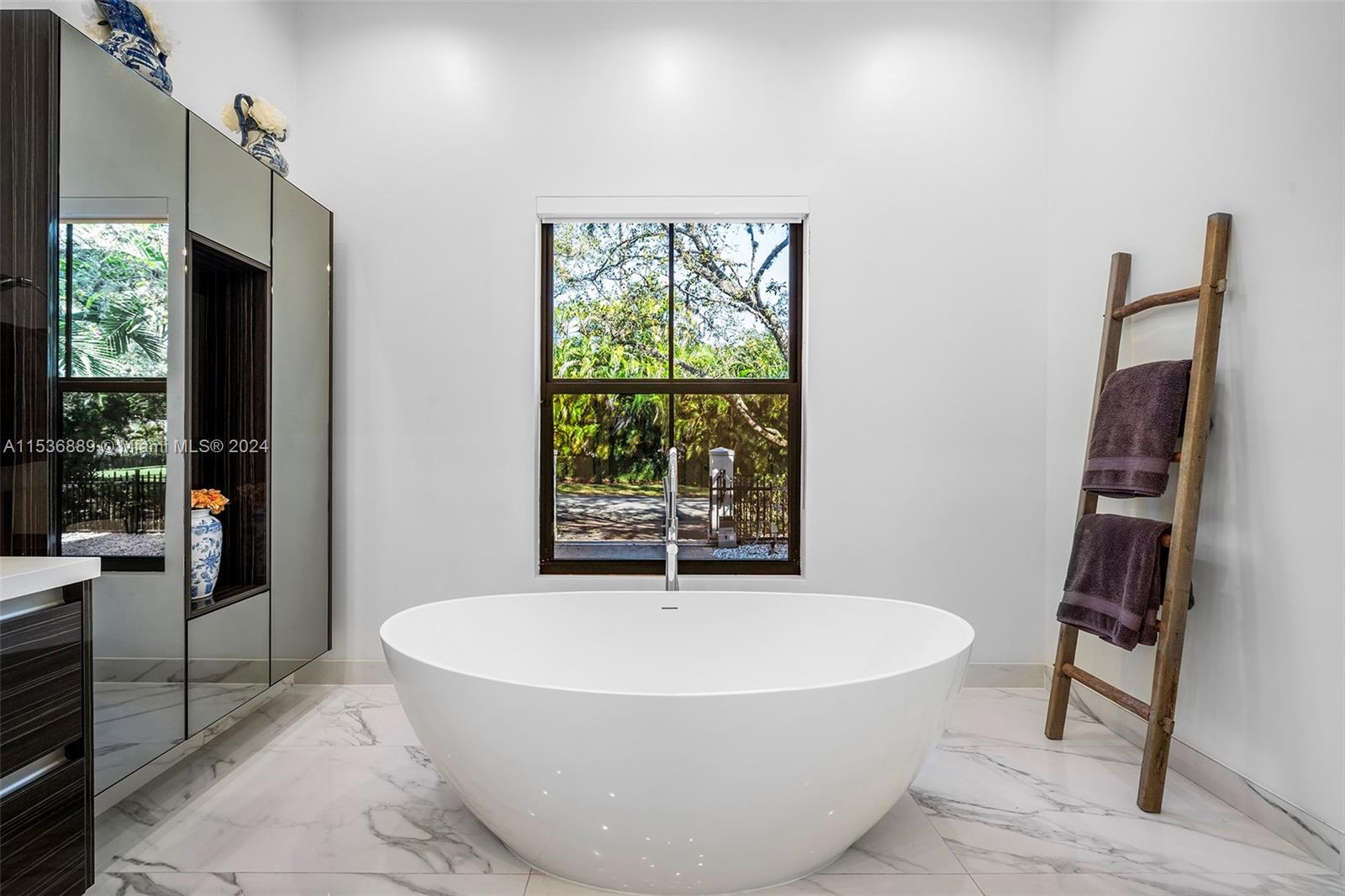 150 Sunrise Ave, Coral Gables, FL, 33133 United States, 4 Bedrooms Bedrooms, ,4 BathroomsBathrooms,Residential,For Sale,Sunrise Ave,A11536889