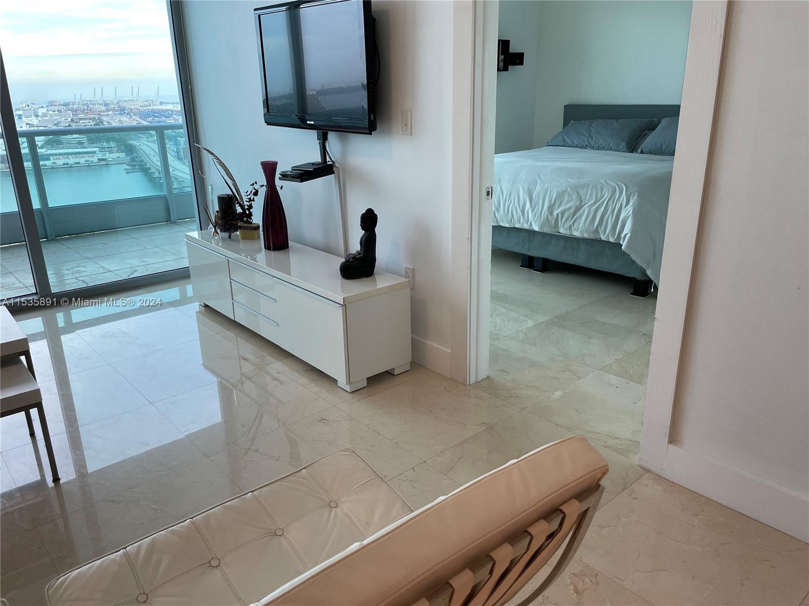 900 E Biscayne Blvd 3404, Miami, Florida 33132, 1 Bedroom Bedrooms, ,2 BathroomsBathrooms,Residentiallease,For Rent,900 E Biscayne Blvd 3404,A11535891