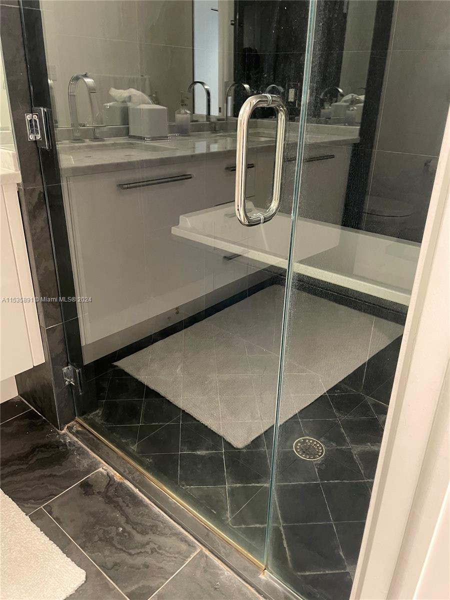 900 E Biscayne Blvd 3404, Miami, Florida 33132, 1 Bedroom Bedrooms, ,2 BathroomsBathrooms,Residentiallease,For Rent,900 E Biscayne Blvd 3404,A11535891