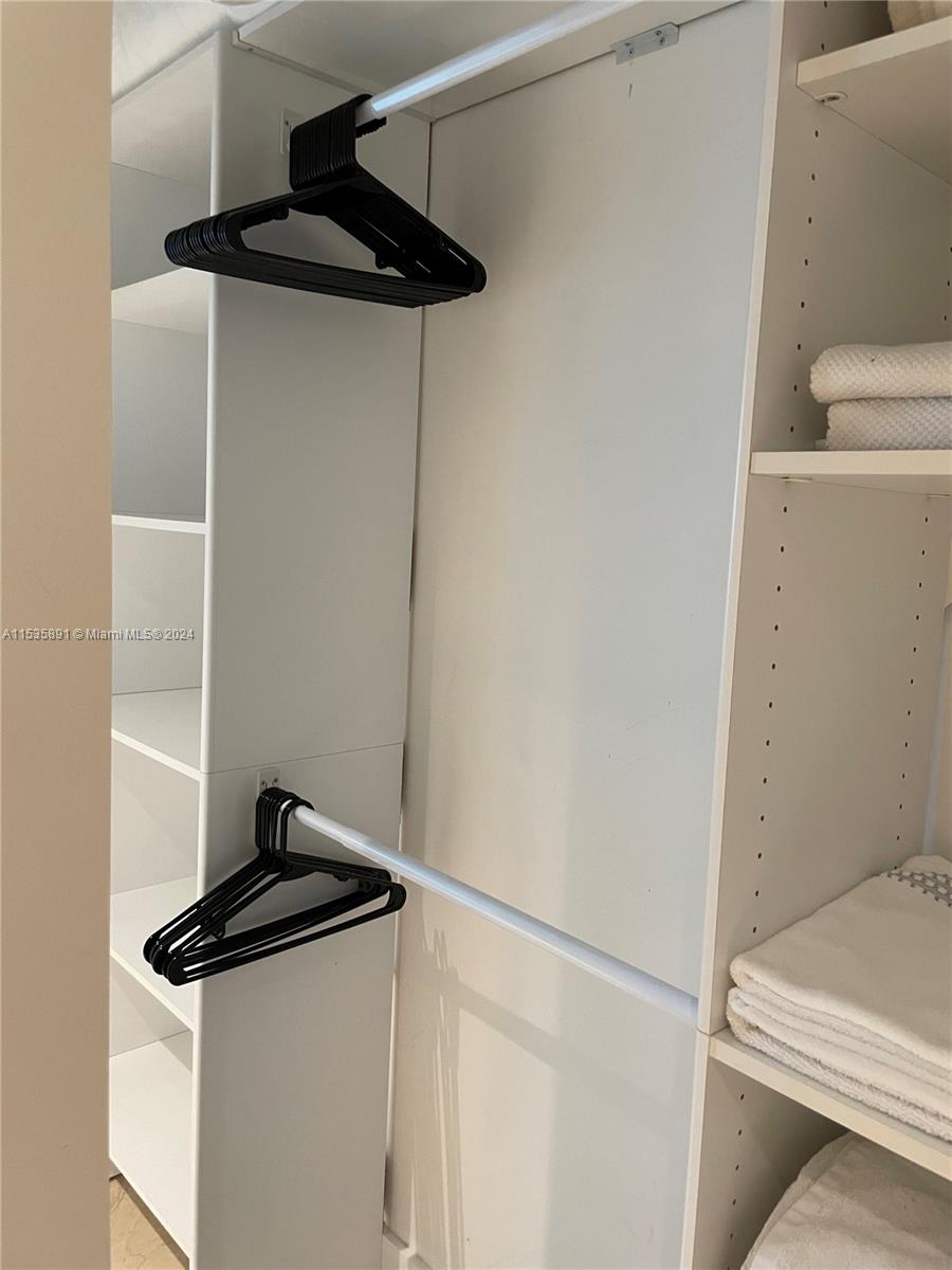 900 E Biscayne Blvd 3404, Miami, Florida 33132, 1 Bedroom Bedrooms, ,2 BathroomsBathrooms,Residentiallease,For Rent,900 E Biscayne Blvd 3404,A11535891