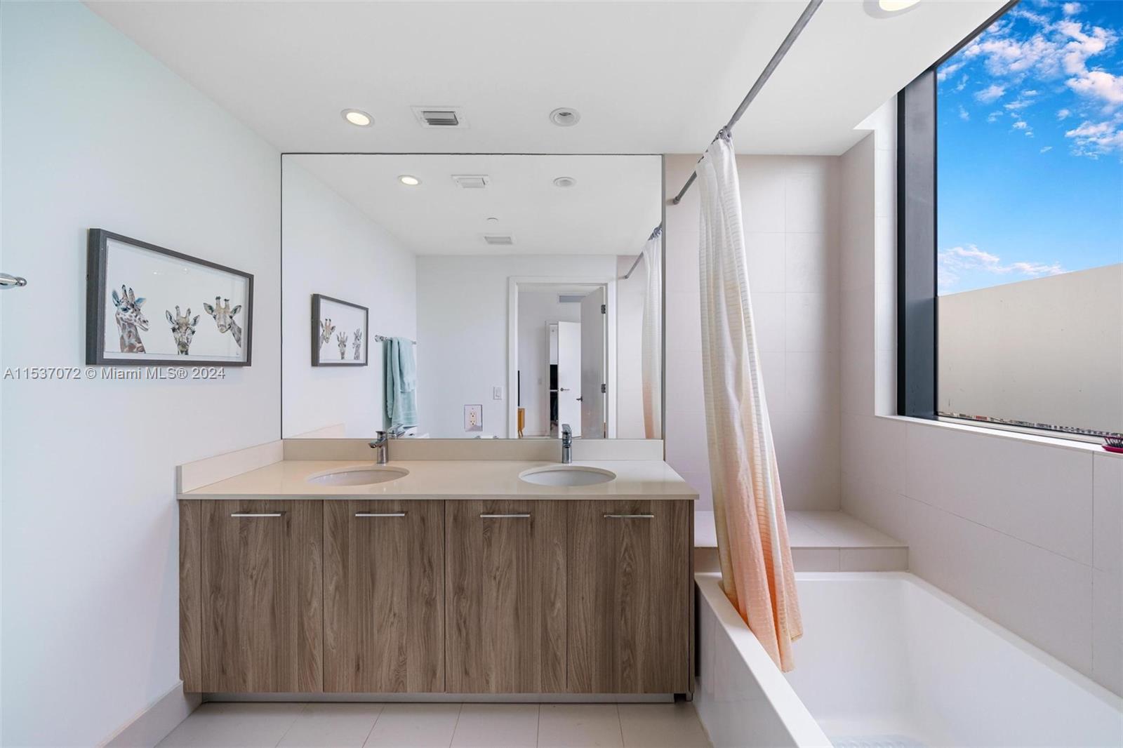 501 NE 31st St 2609, Miami, Florida 33137, 2 Bedrooms Bedrooms, ,2 BathroomsBathrooms,Residentiallease,For Rent,501 NE 31st St 2609,A11537072