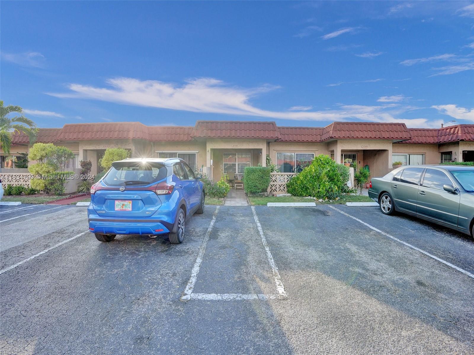 2307 SW 81st Ter 4, North Lauderdale, Florida 33068, 2 Bedrooms Bedrooms, ,2 BathroomsBathrooms,Residential,For Sale,2307 SW 81st Ter 4,A11534799