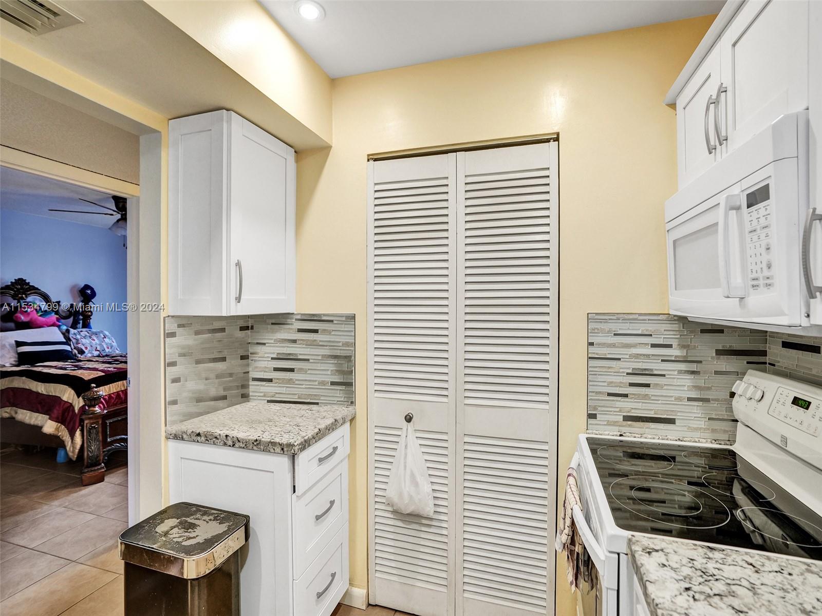 2307 SW 81st Ter 4, North Lauderdale, Florida 33068, 2 Bedrooms Bedrooms, ,2 BathroomsBathrooms,Residential,For Sale,2307 SW 81st Ter 4,A11534799