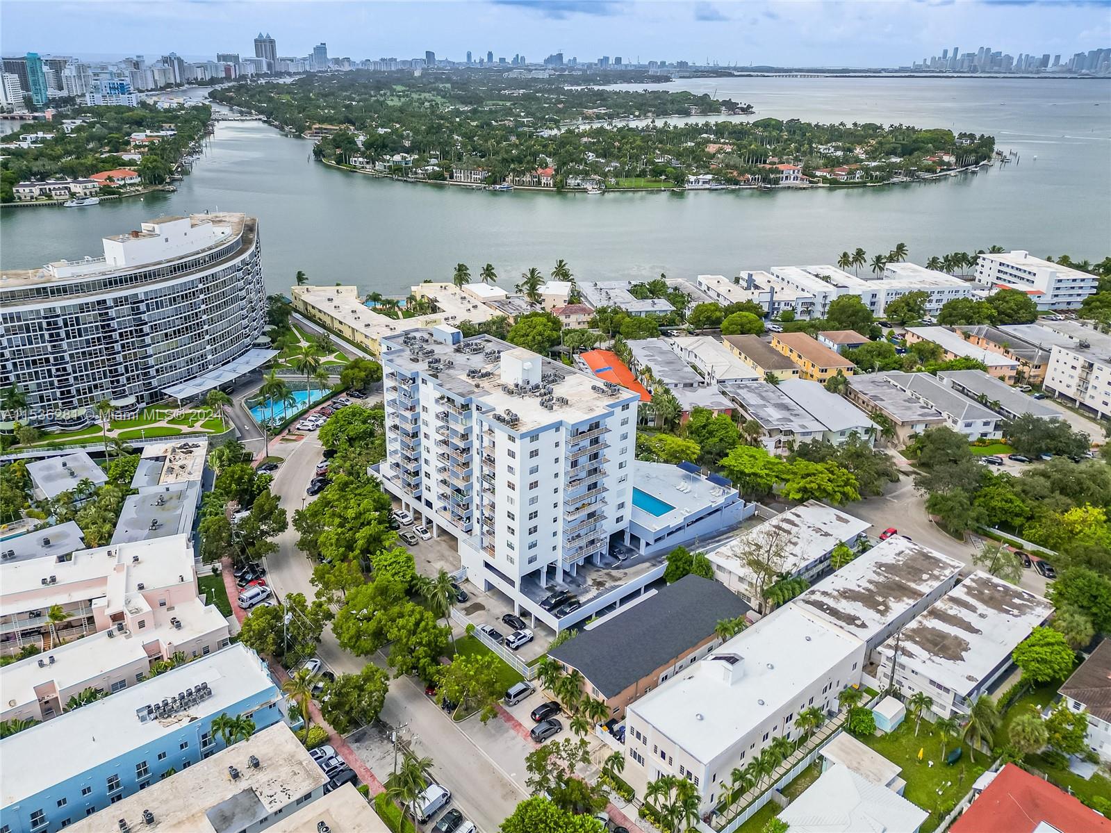 6900 Bay Dr 5B, Miami Beach, Florida 33141, 1 Bedroom Bedrooms, ,1 BathroomBathrooms,Residential,For Sale,6900 Bay Dr 5B,A11536281